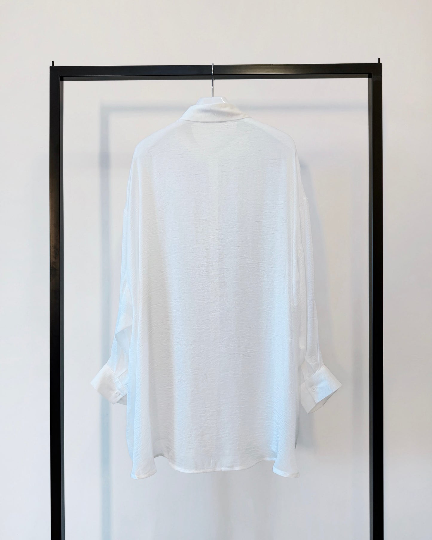 aalis OSIRIA flowy semi sheer shirt (White)