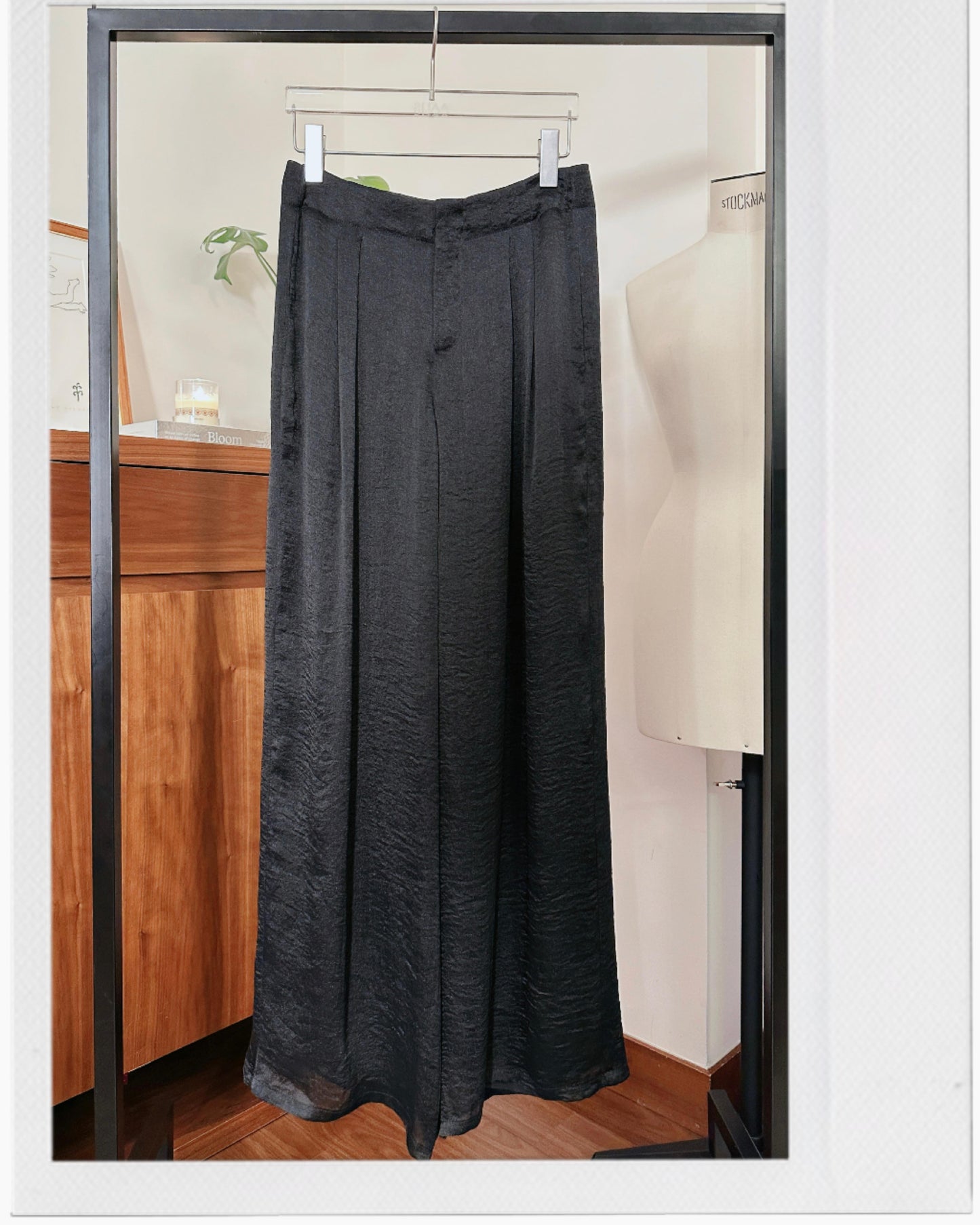 aalis OSDA flowy semi sheer pants (Black)