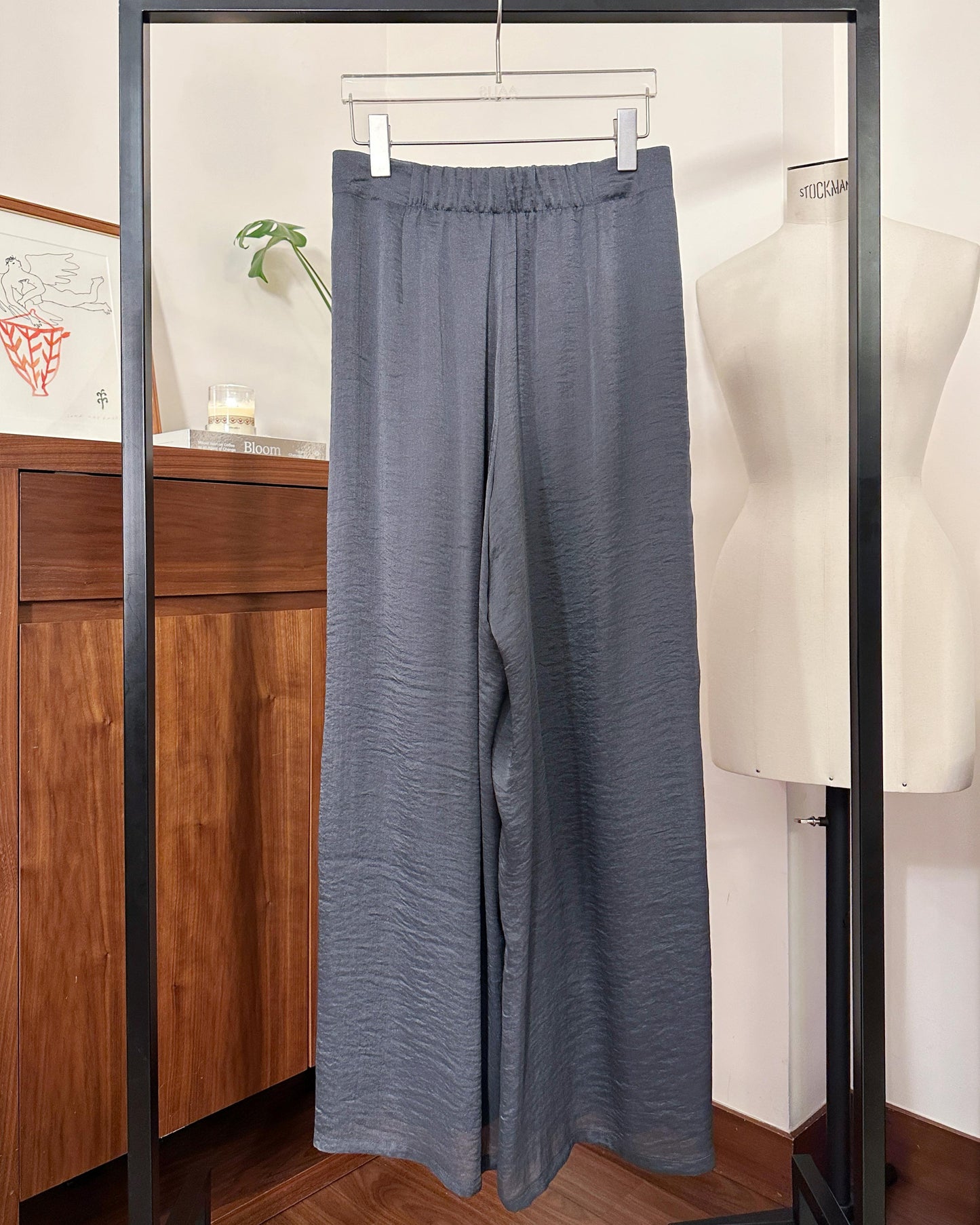 aalis OSDA flowy semi sheer pants (Grey Blue)