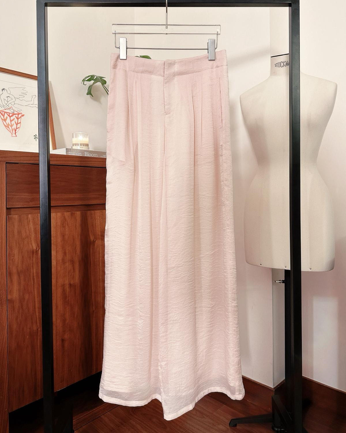 (Pre-order) aalis OSDA flowy semi sheer pants (Light Pink)