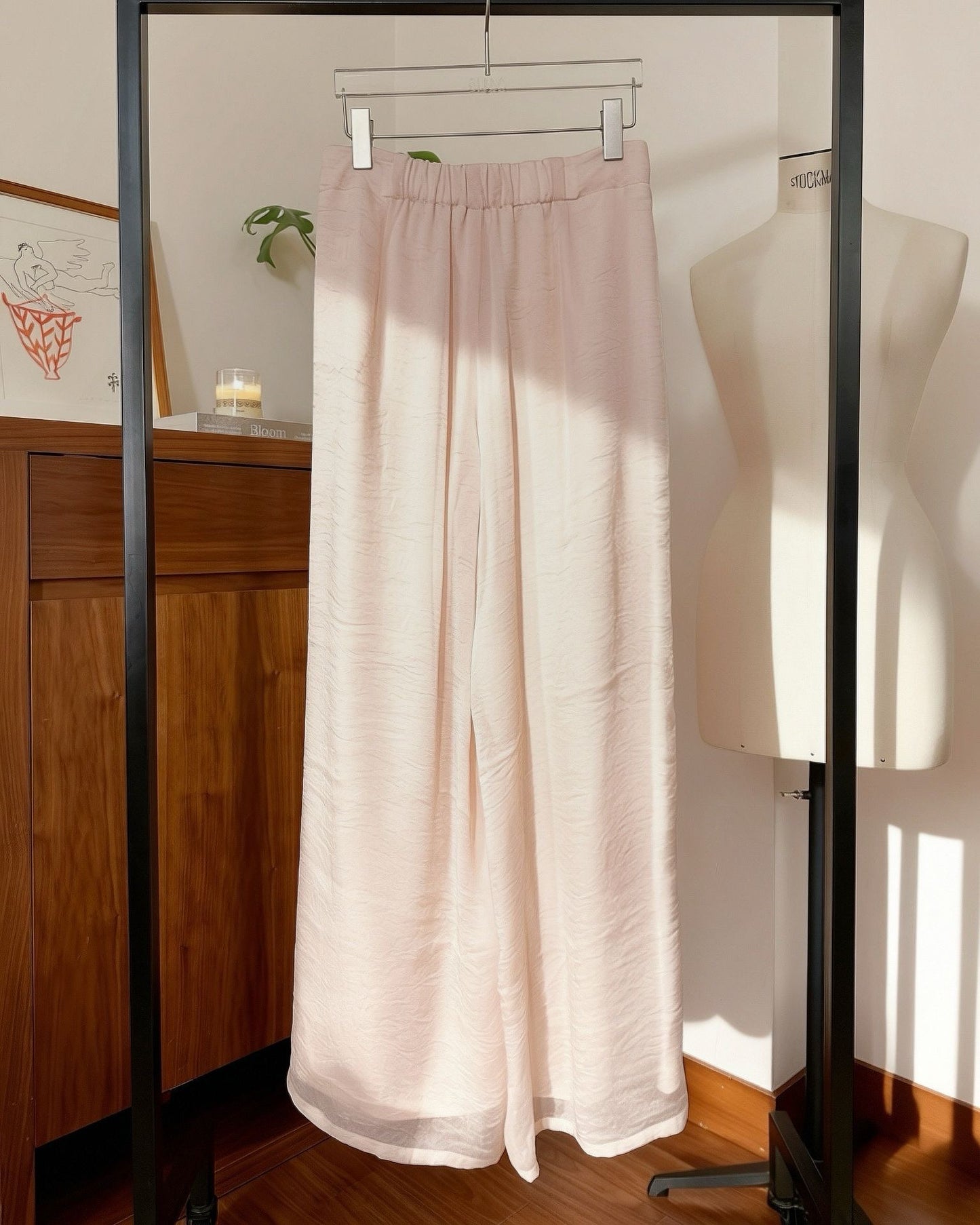 (Pre-order) aalis OSDA flowy semi sheer pants (Light Pink)