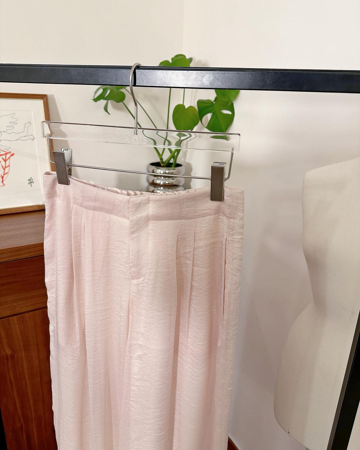 (Pre-order) aalis OSDA flowy semi sheer pants (Light Pink)