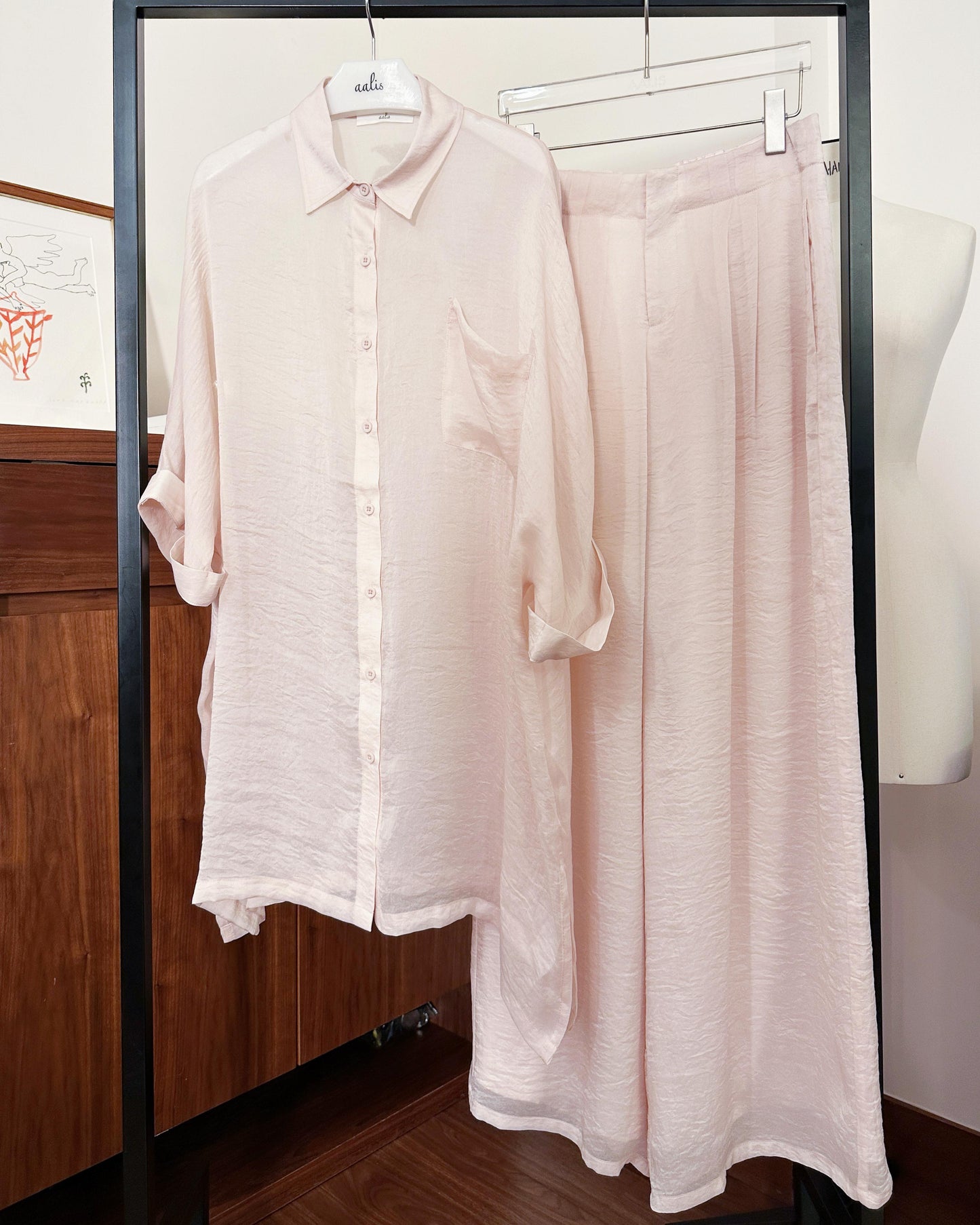 (Pre-order) aalis OSDA flowy semi sheer pants (Light Pink)