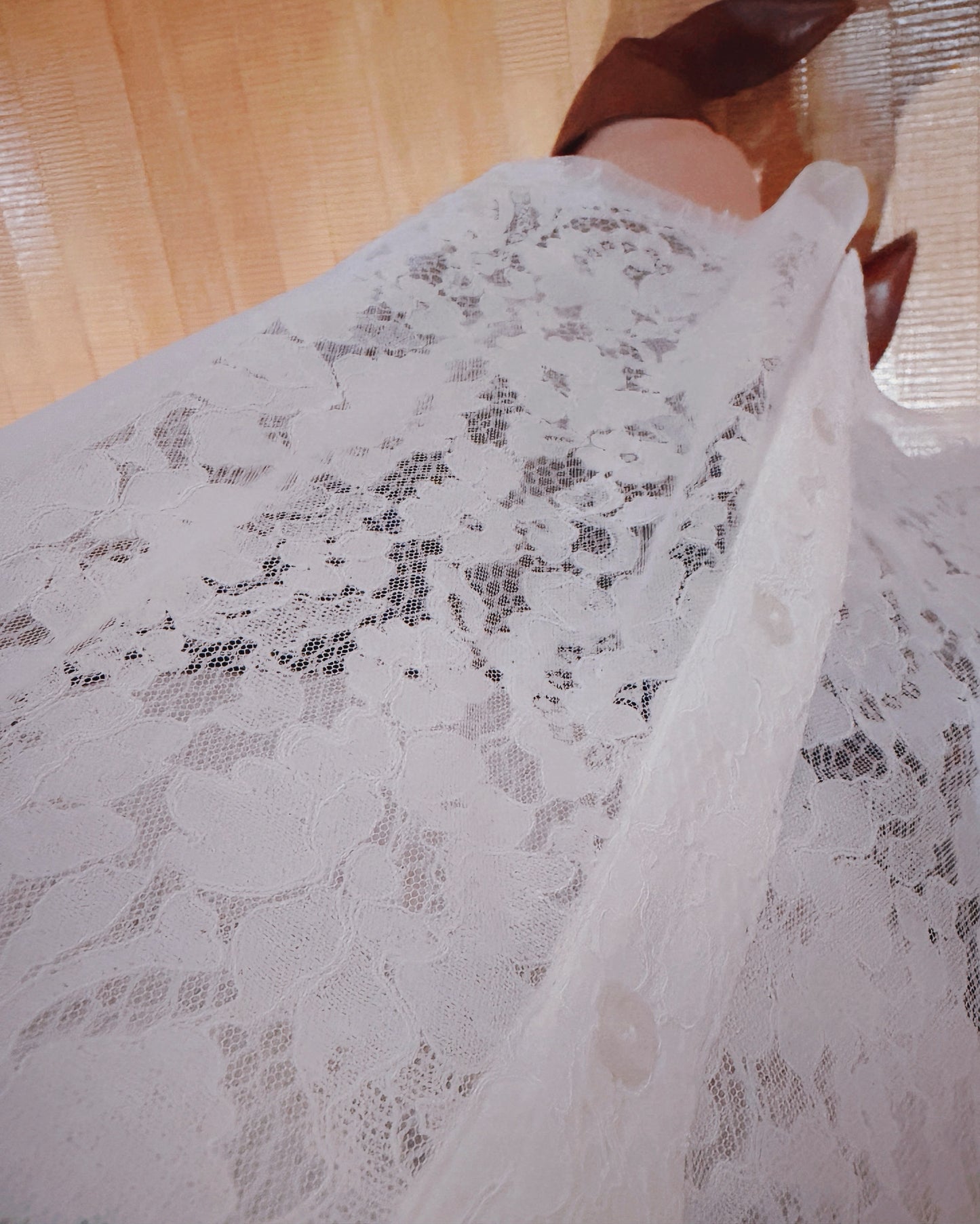 aalis NOELIA textured lace shirt with mesh layer (White)