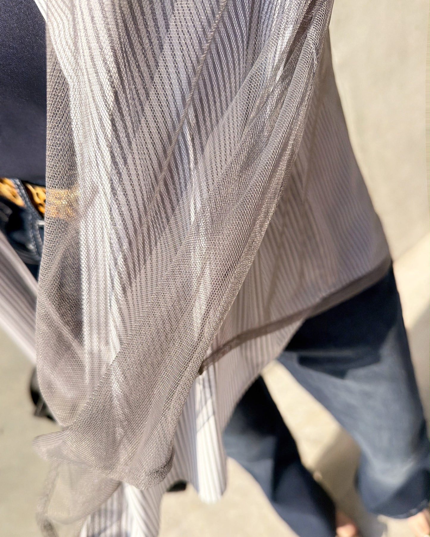 aalis BAYLA FW26 mesh overlay shirt (Charcoal)