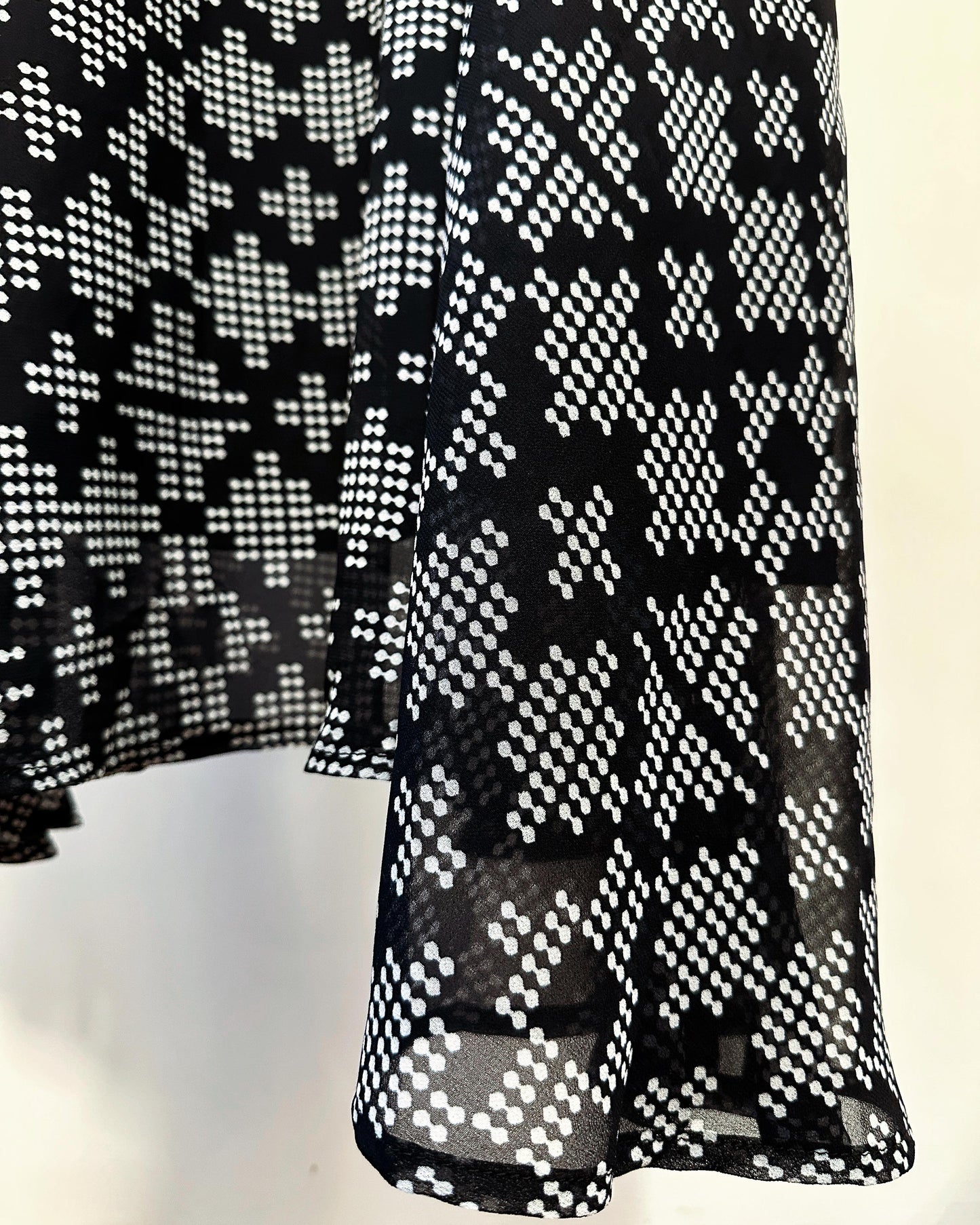 aalis GOLDIE chiffon maxi skirt (Black Dot)