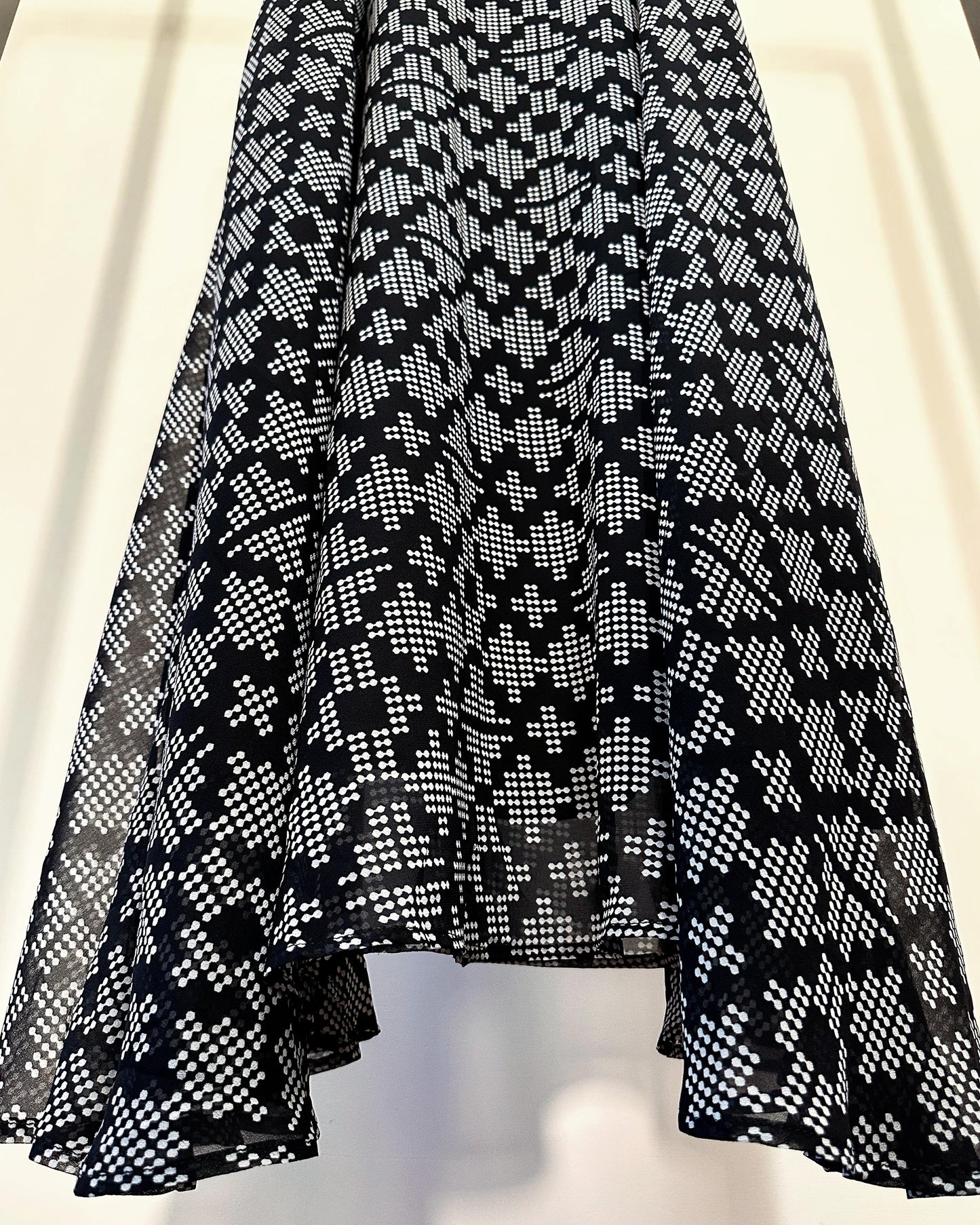 aalis GOLDIE chiffon maxi skirt (Black Dot)