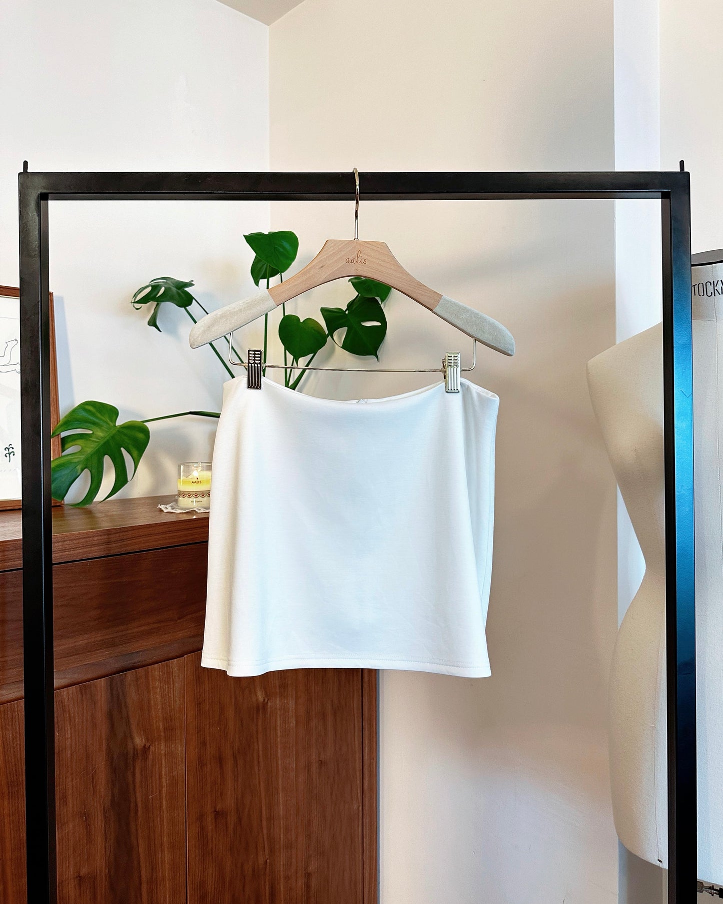 aalis ASHWIN mini skirt with lining shorts (White)