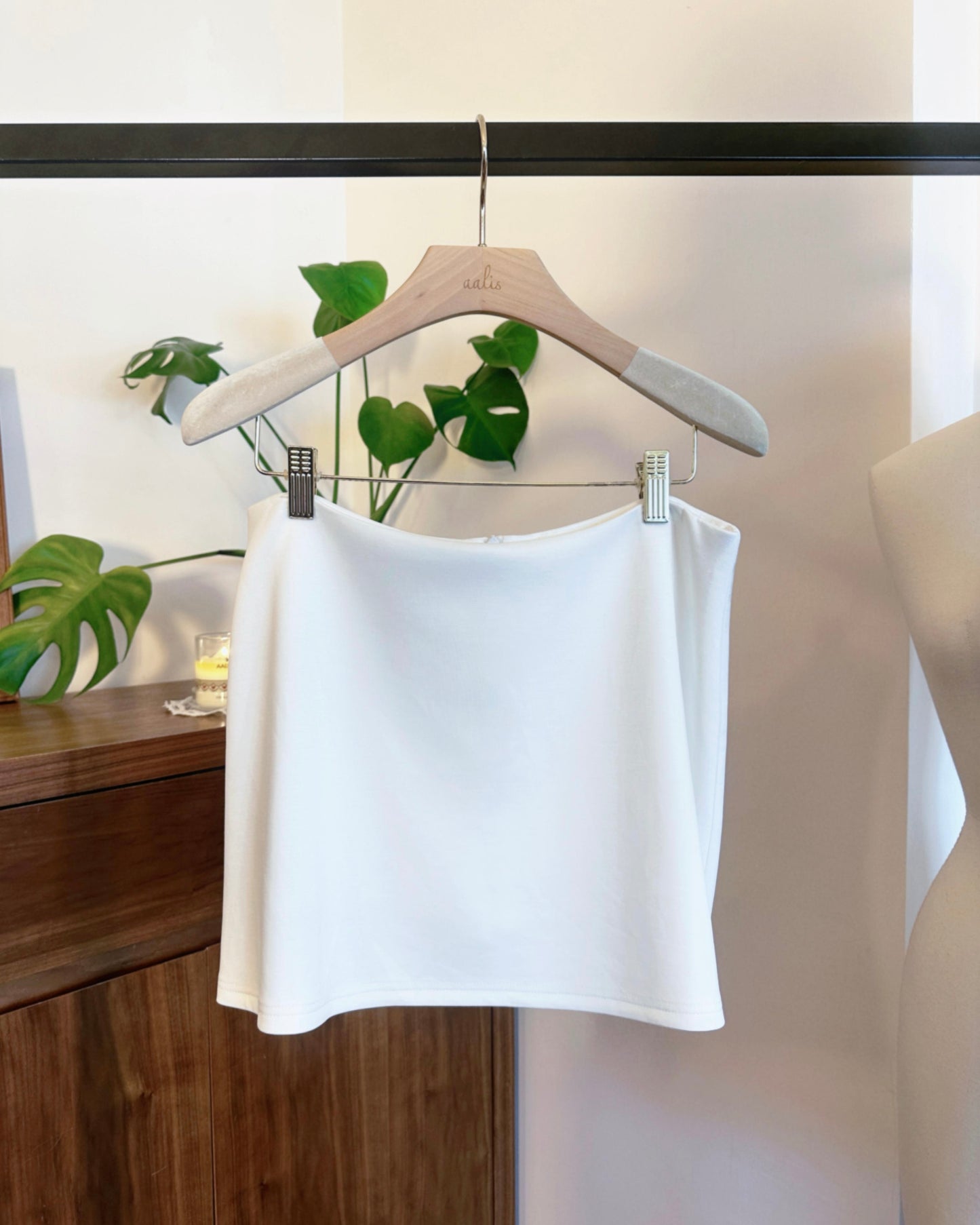 aalis ASHWIN mini skirt with lining shorts (White)