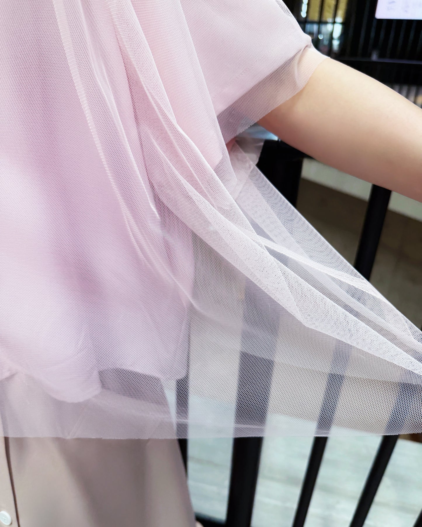 aalis SATH mesh overlay s/s shirt (Light Pink)