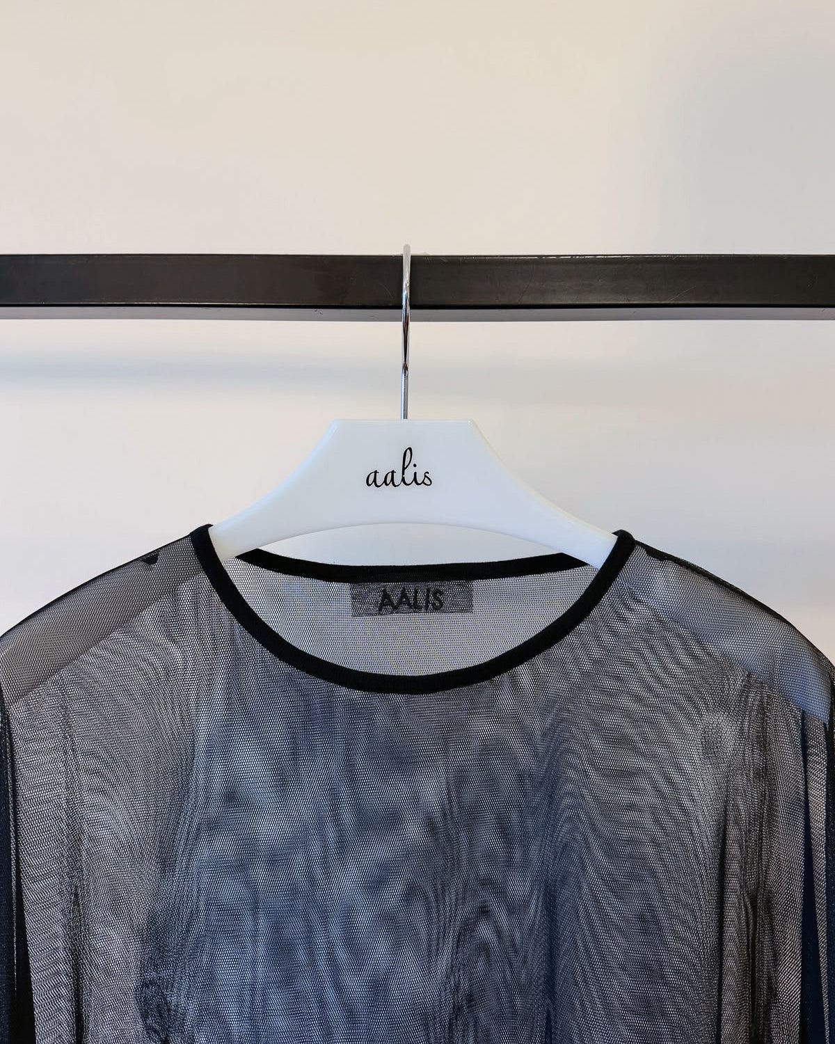 (Pre-order) aalis CARPI mesh cape with knitted ruffle trim (Black)