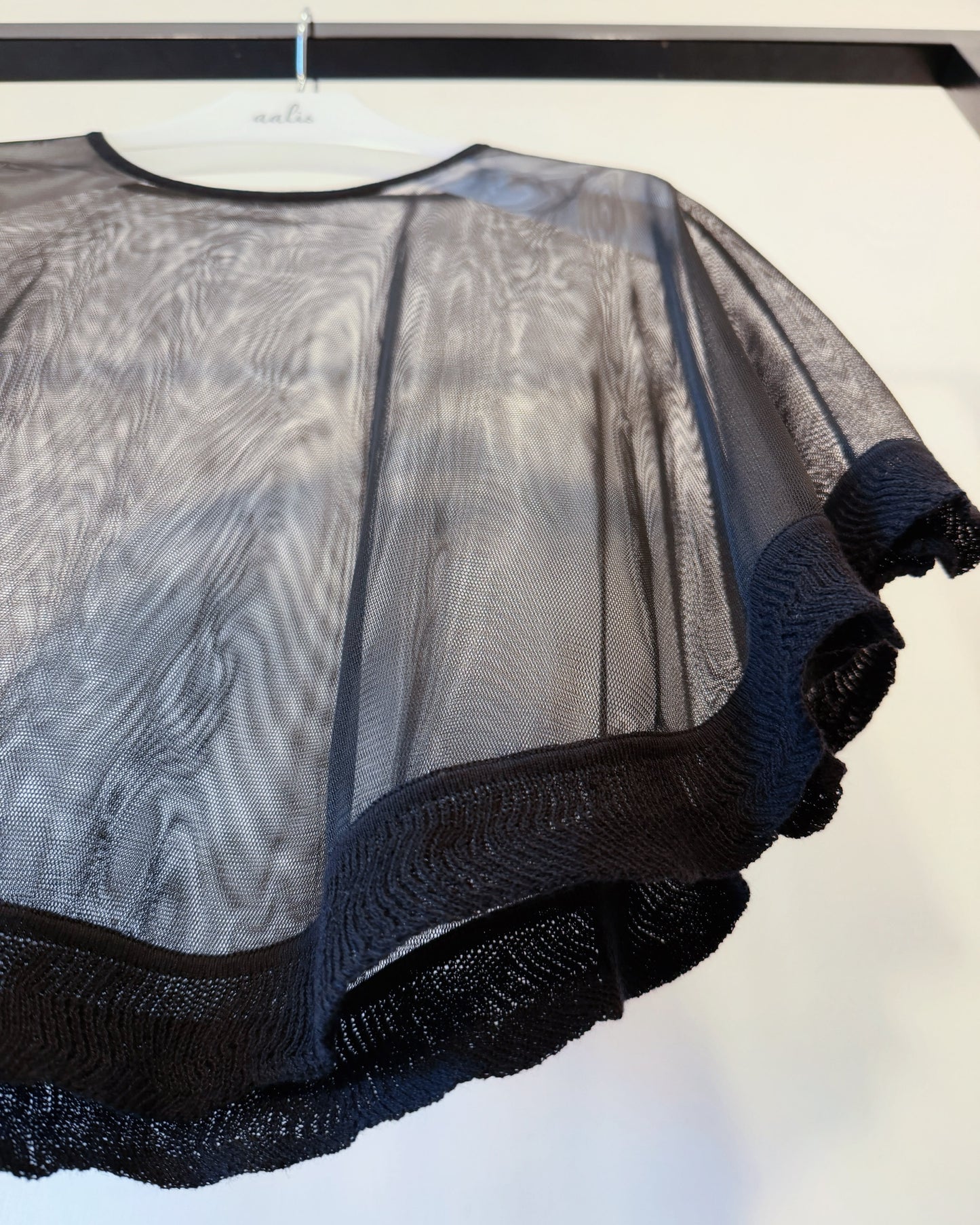 aalis CARPI mesh cape with knitted ruffle trim (Black)