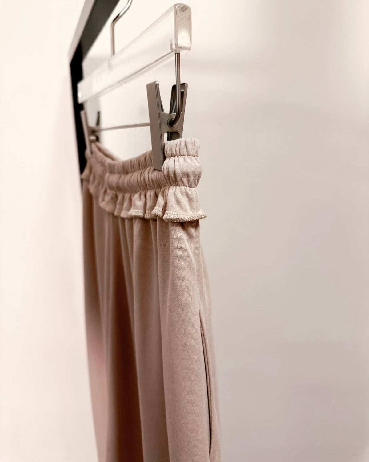 aalis LILIA TWO ruffle hem track pants (Coco)