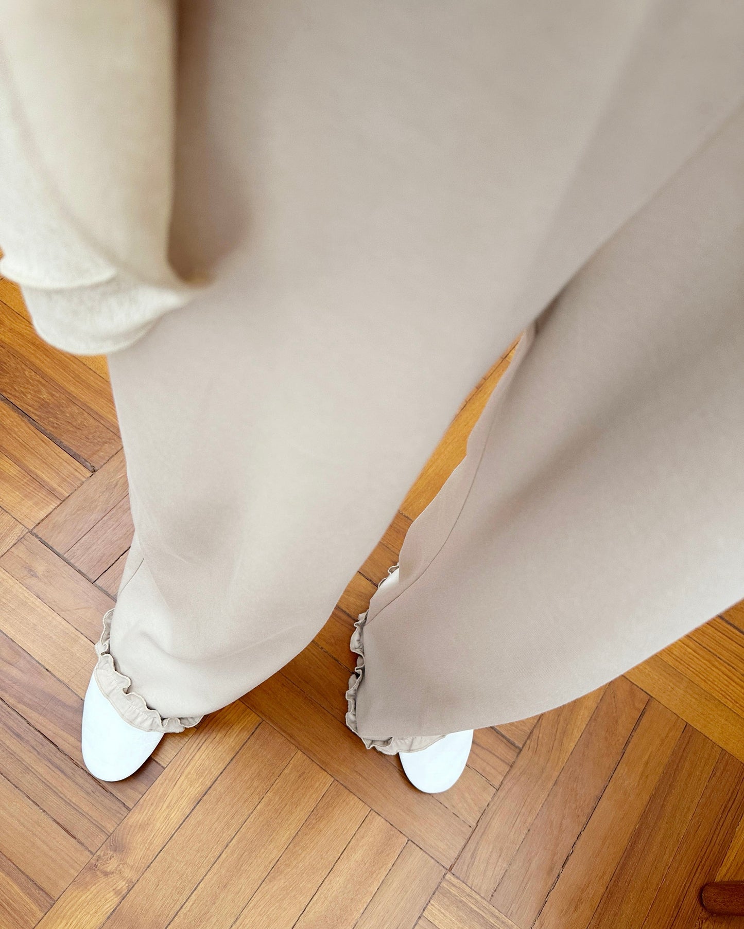 (Pre-order) aalis LILIA TWO ruffle hem track pants (Coco)