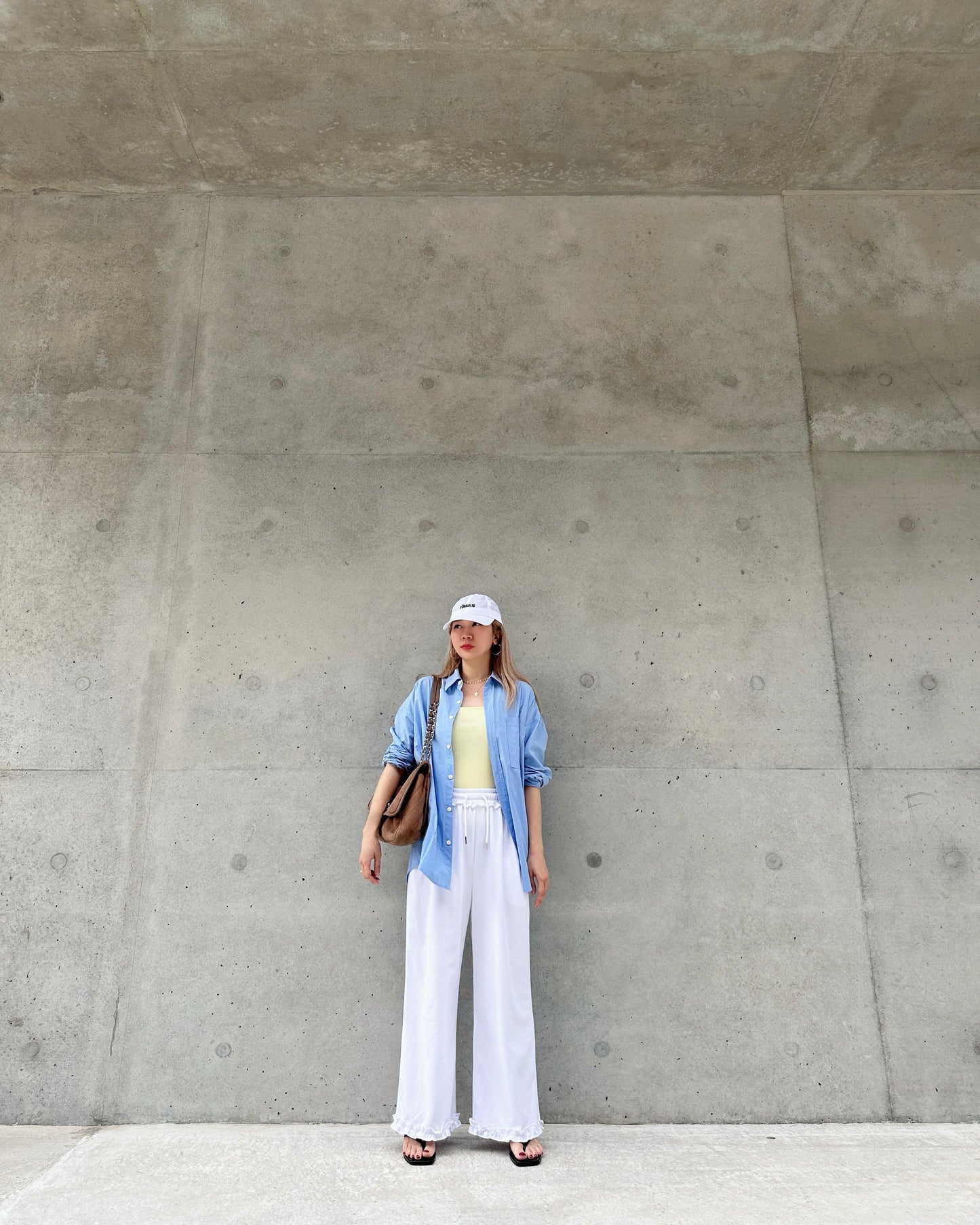 aalis LILIA TWO ruffle hem track pants (White)