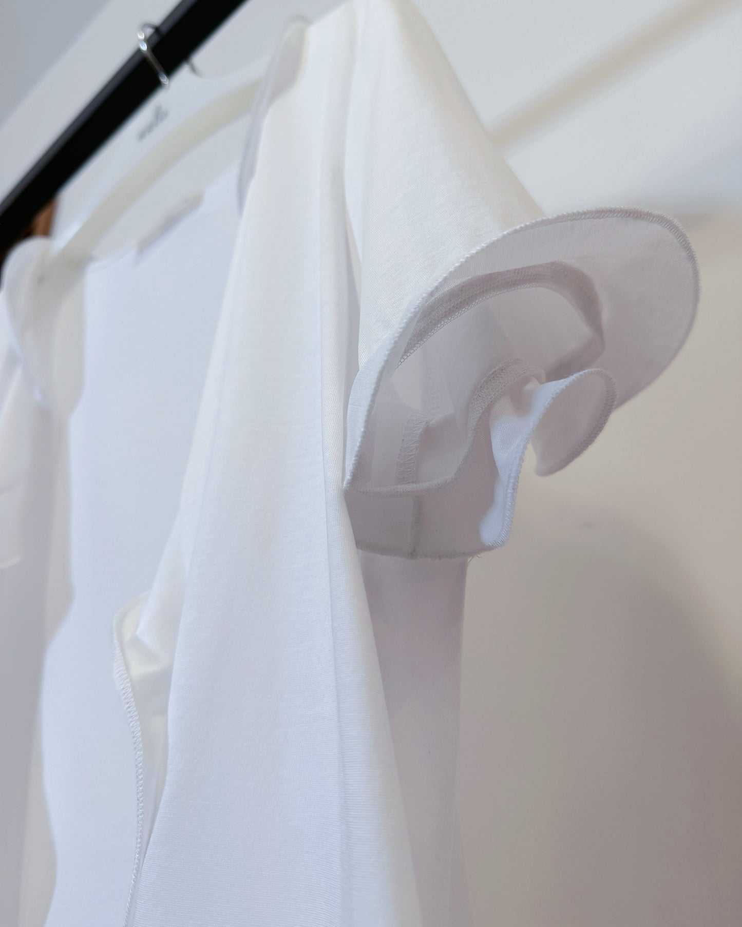aalis TOSSY ruffle knit cardigan (White)