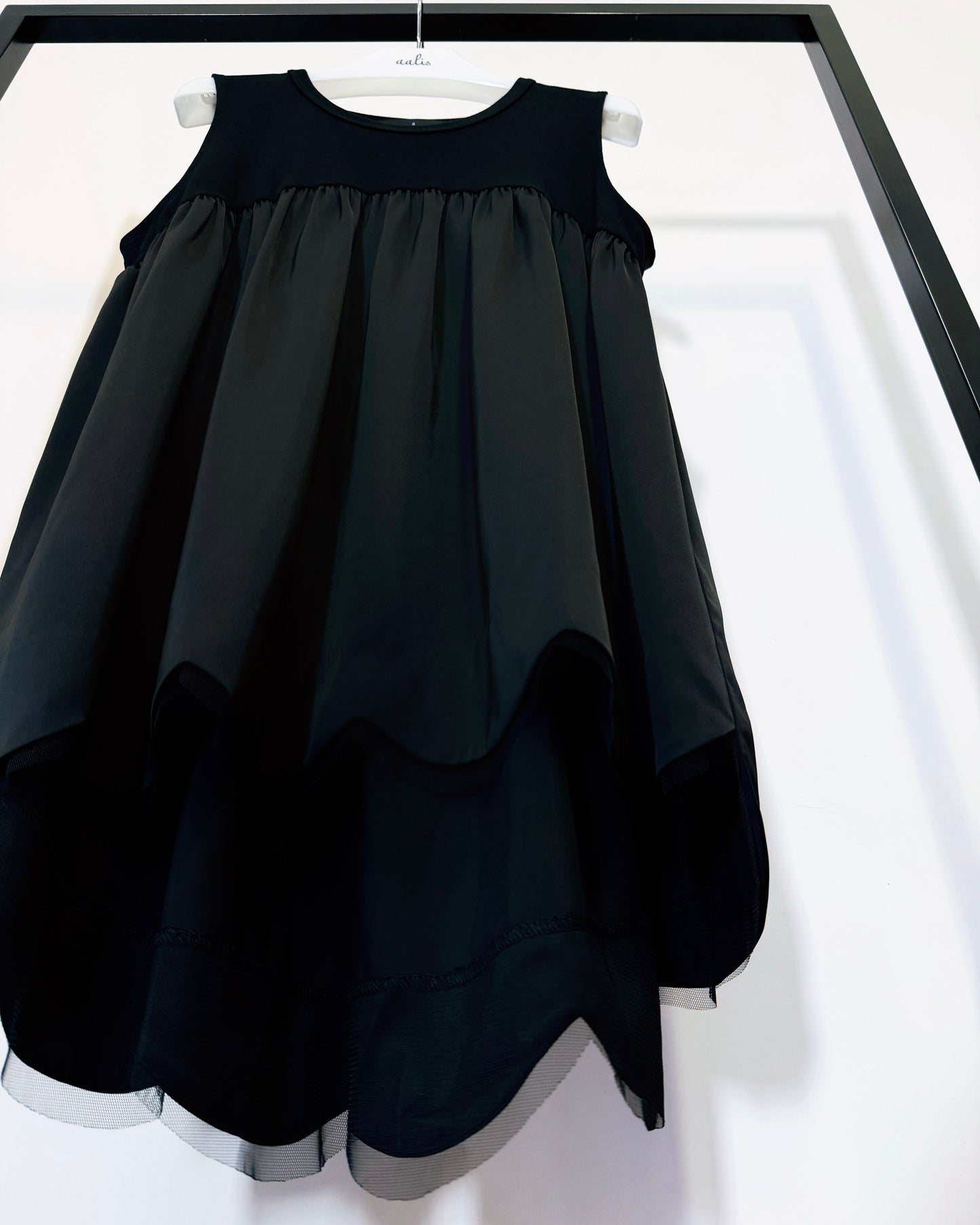 aalis NIEL scallop edge top (Black)