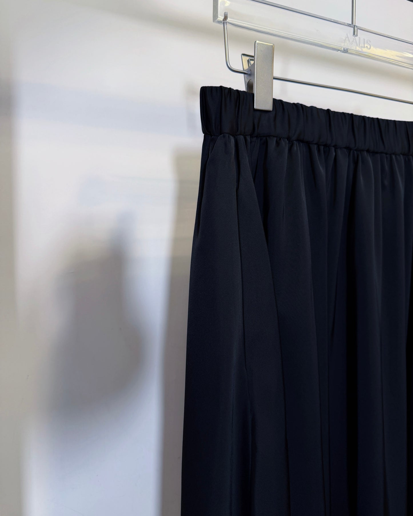 aalis NIELLA scallop edge skirt (Black)