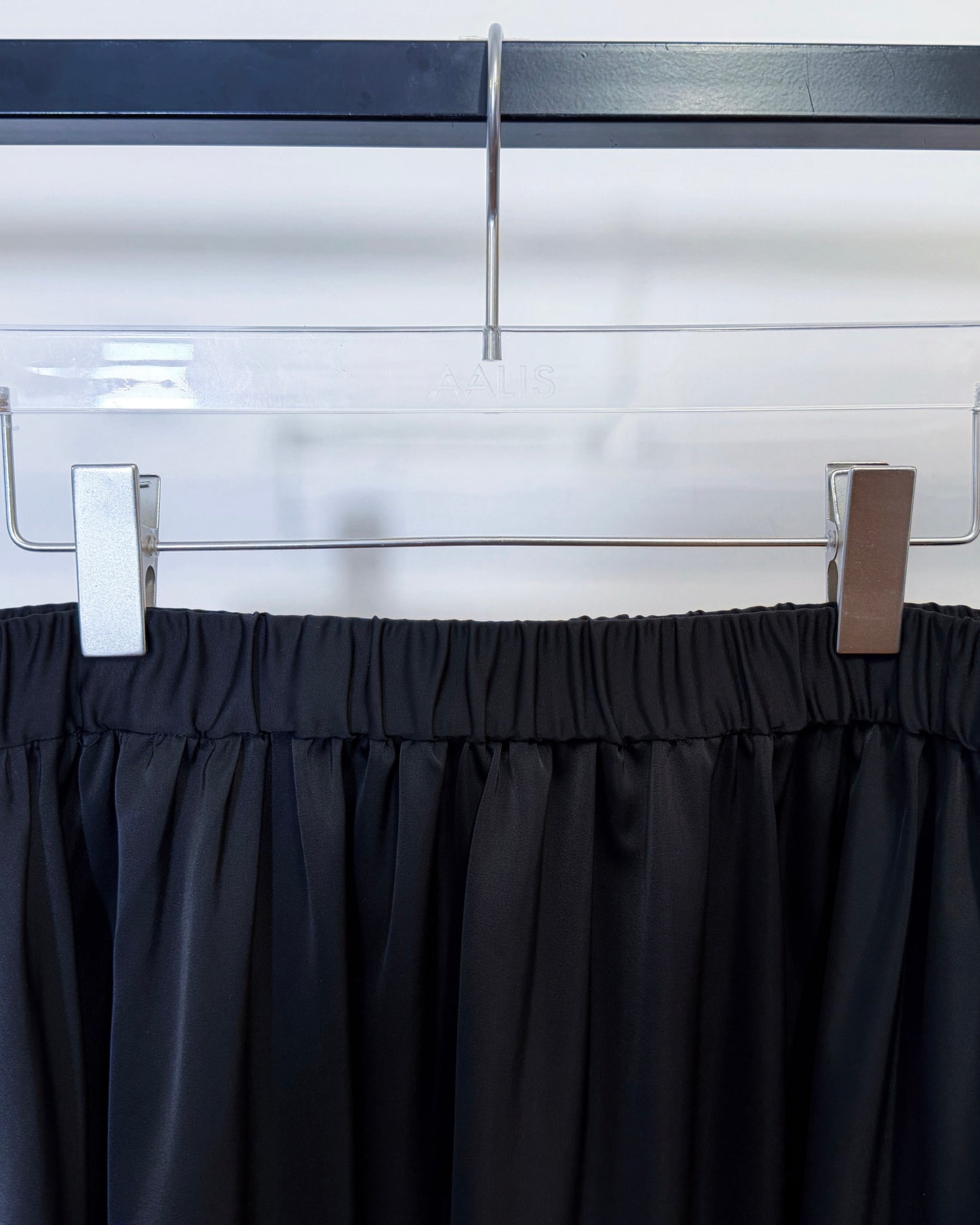 aalis NIELLA scallop edge skirt (Black)