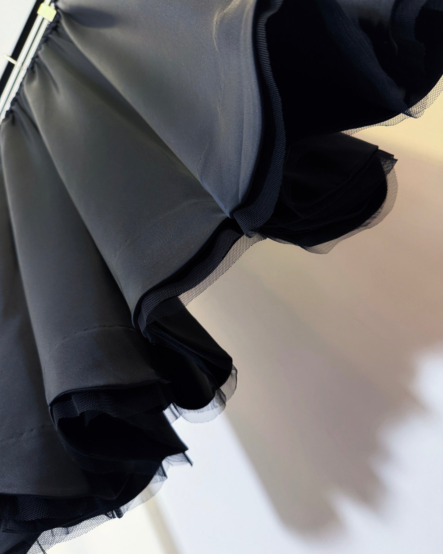 aalis NIELLA scallop edge skirt (Black)