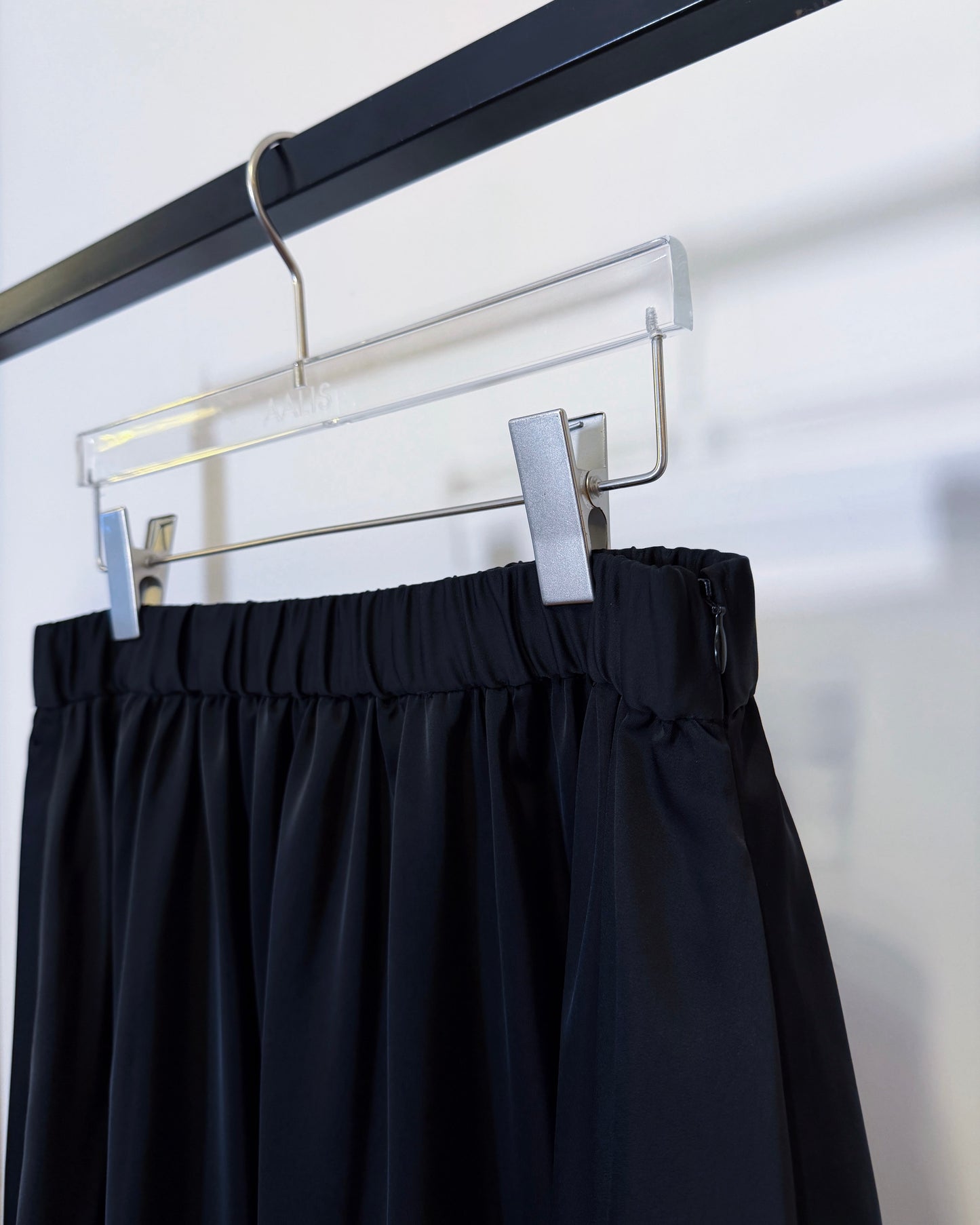 aalis NIELLA scallop edge skirt (Black)