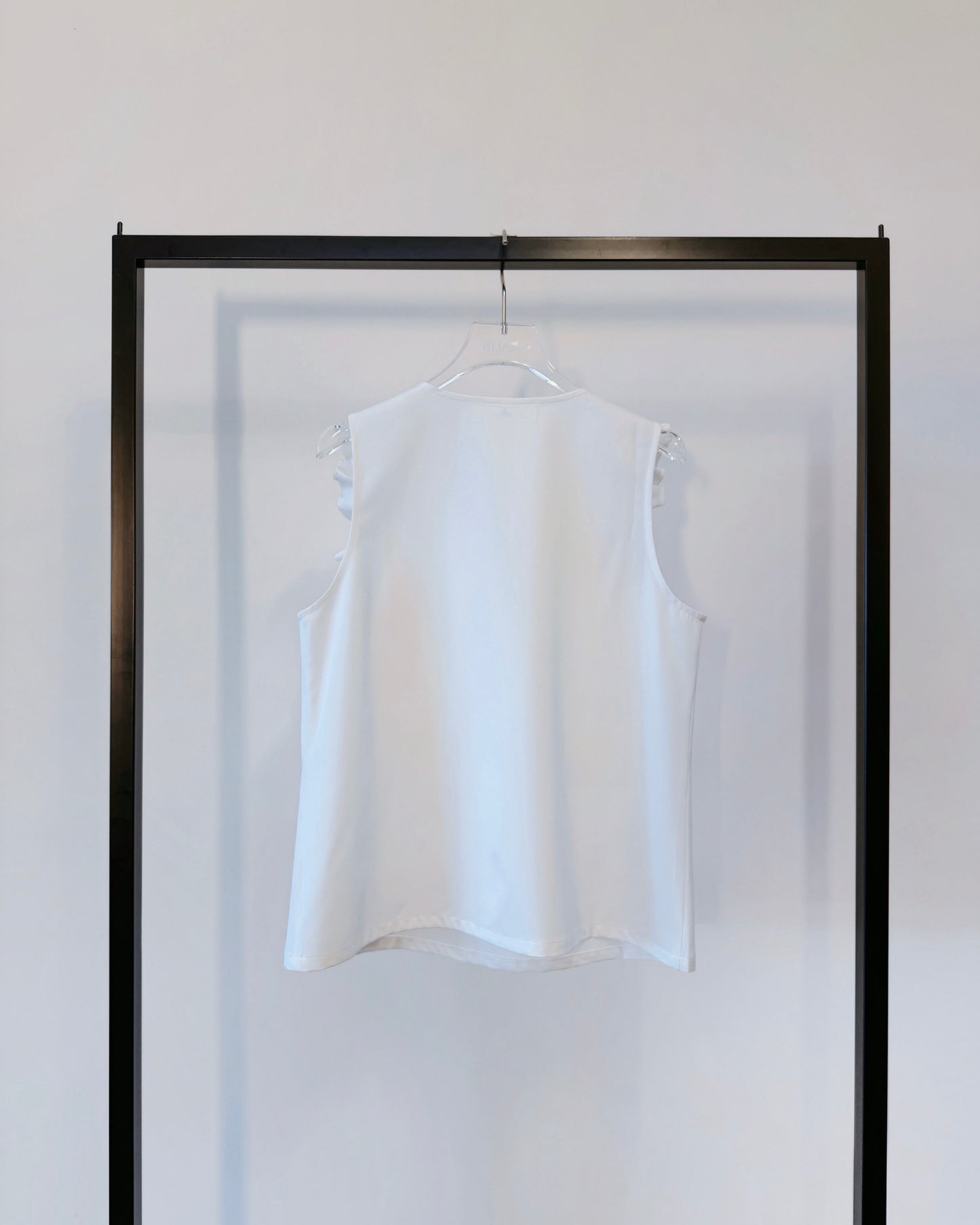 aalis KOSA square ruffle panel front top (White)