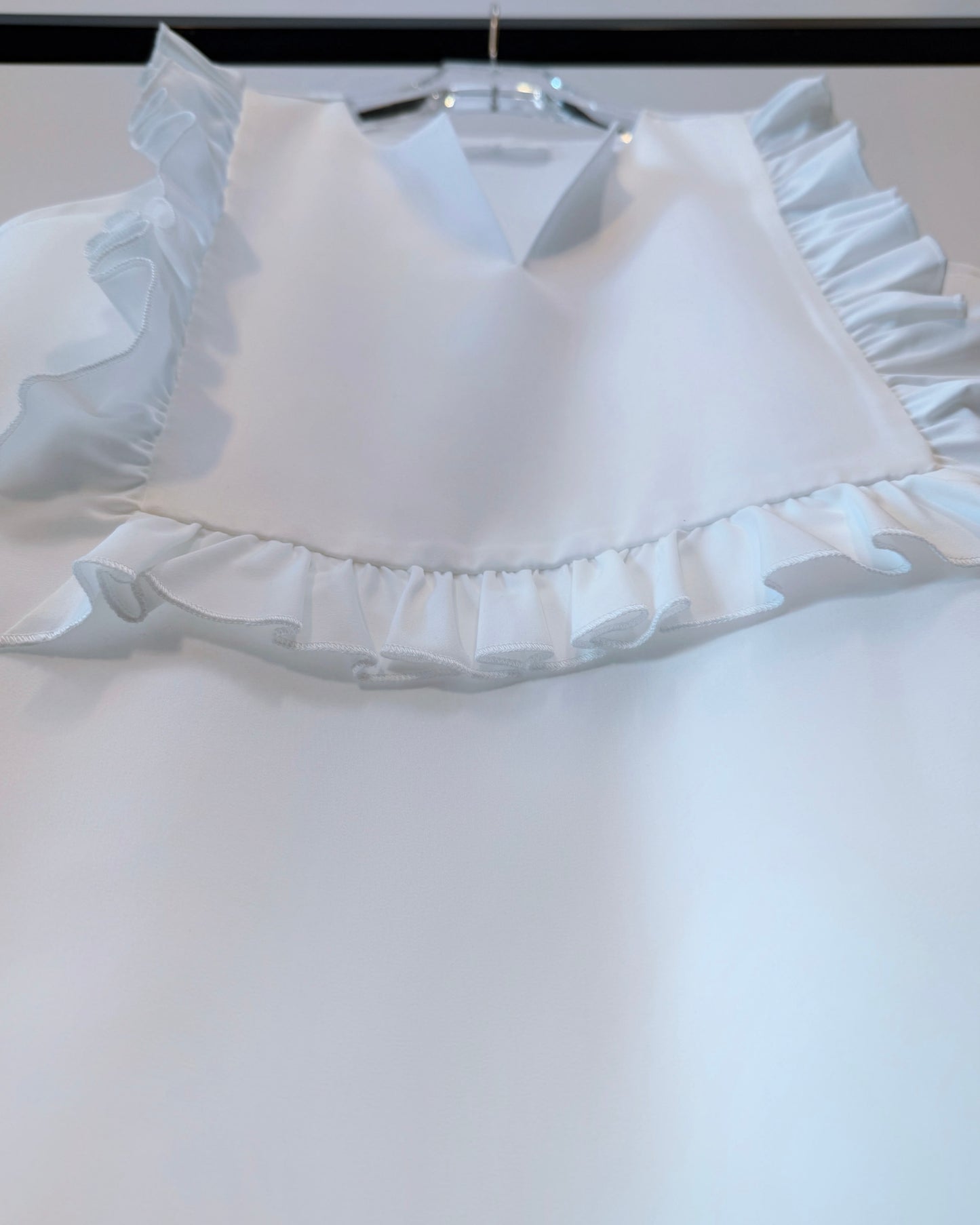 aalis KOSA square ruffle panel front top (White)