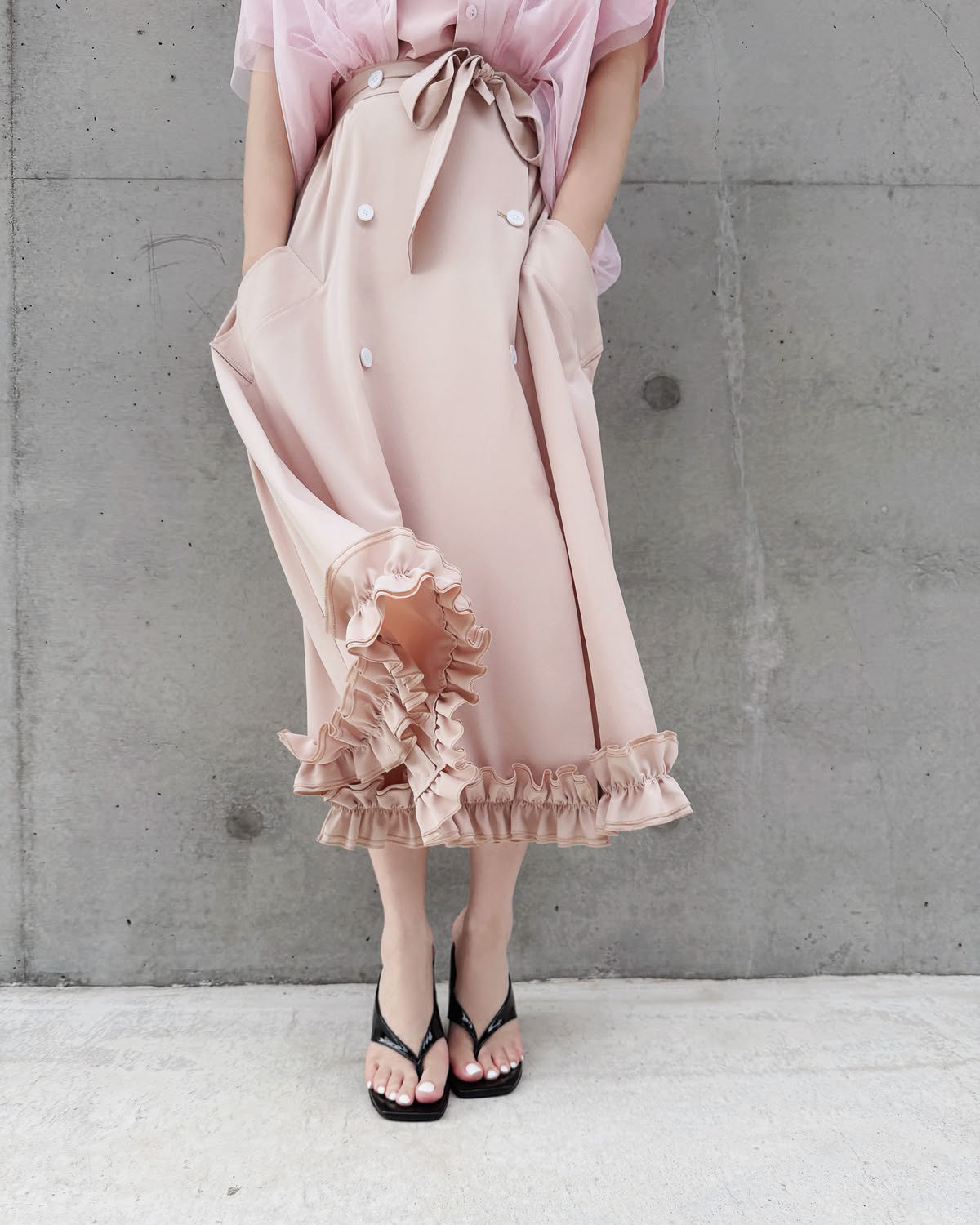aalis AMADEA ruffle hem trench skirt (Nude)