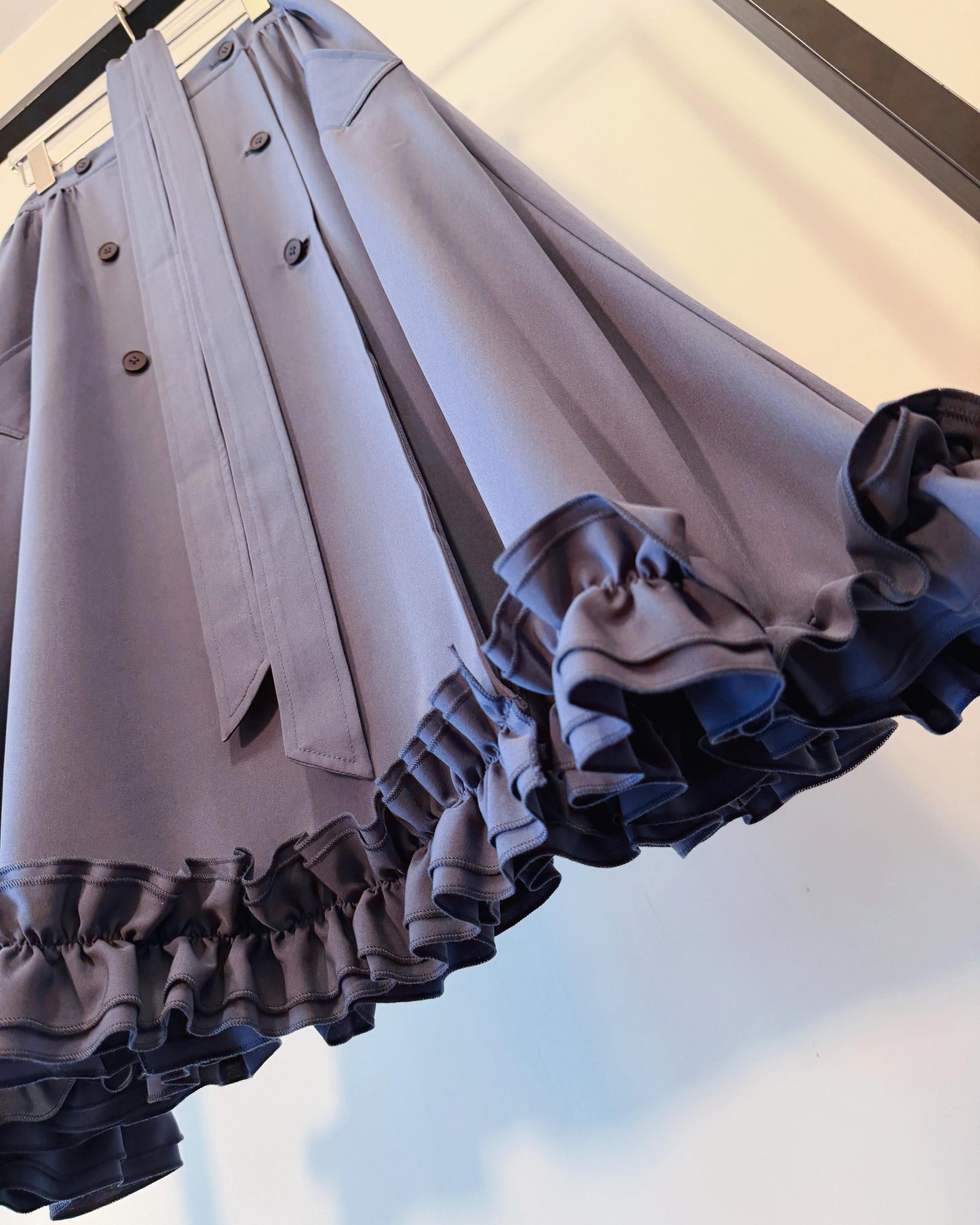 aalis AMADEA ruffle hem trench skirt (Purple Grey)