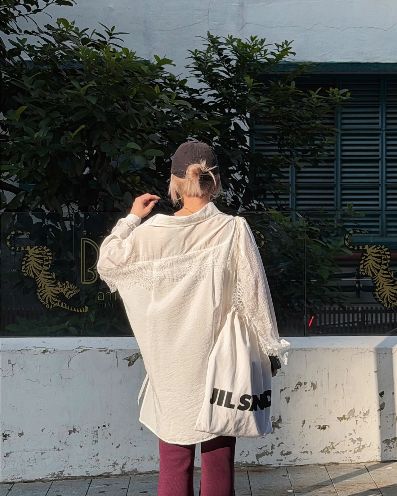 aalis MARLINE front pockets lace detail shirt (White)
