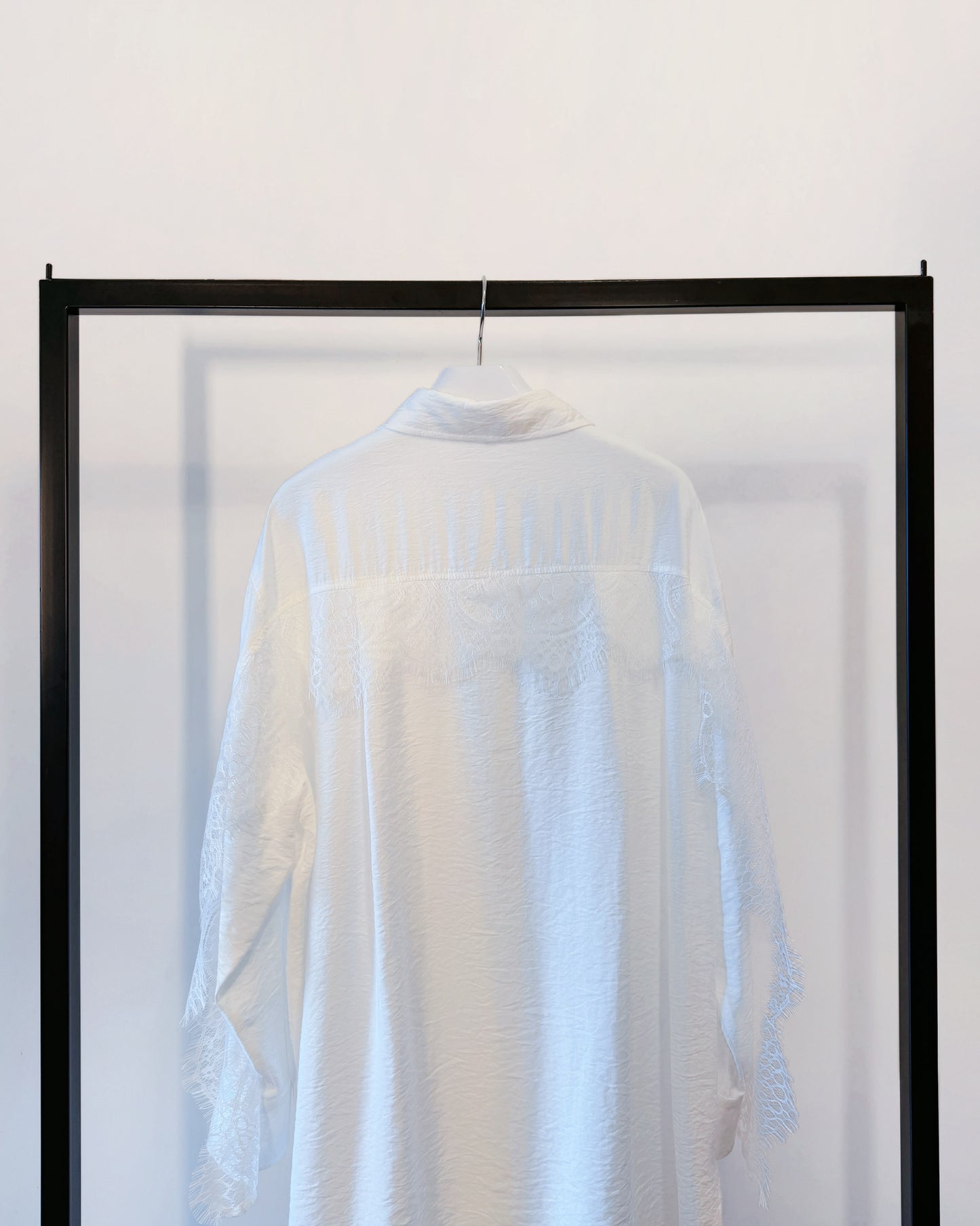 aalis MARLINE front pockets lace detail shirt (White)