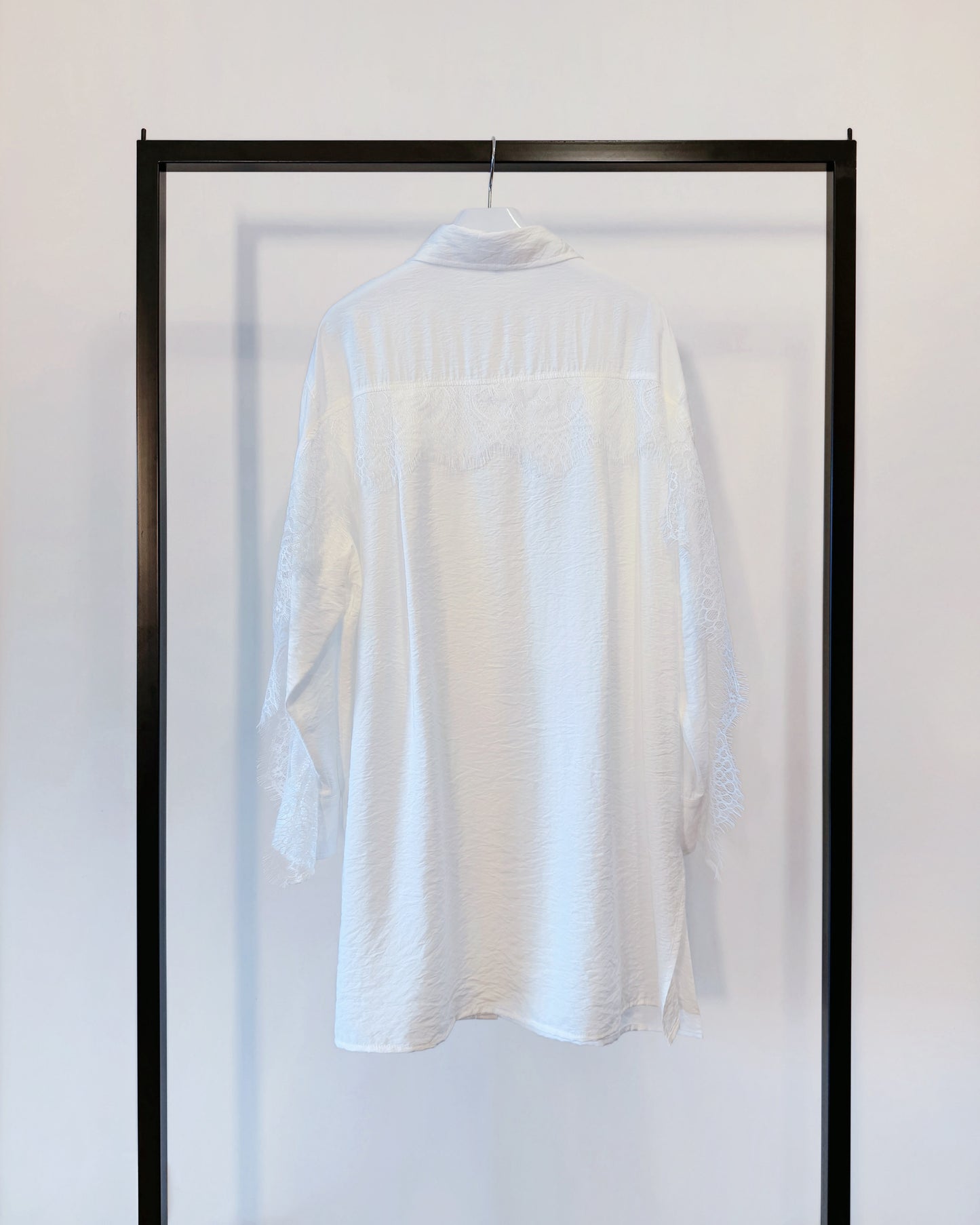 aalis MARLINE front pockets lace detail shirt (White)