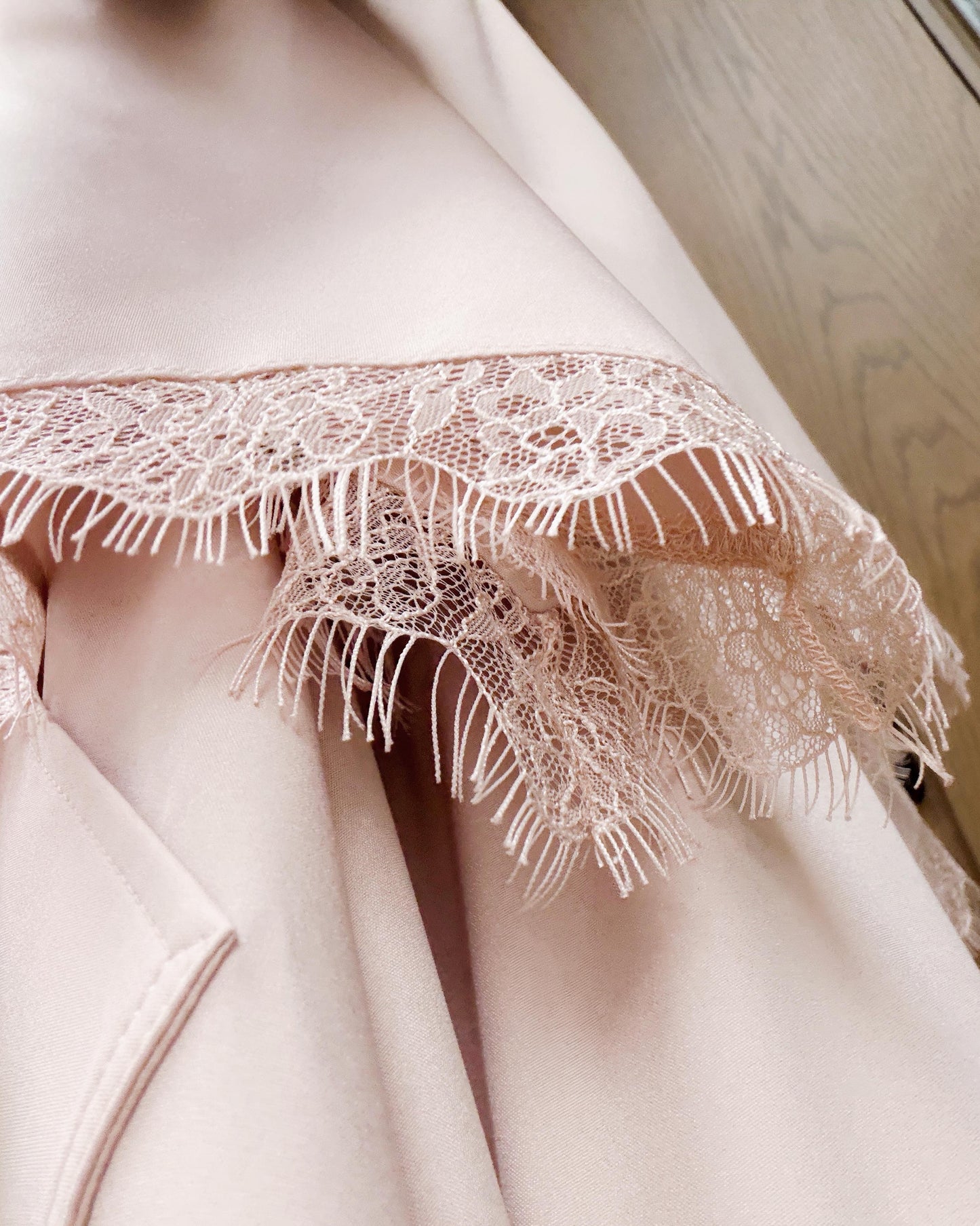 aalis MADEA handkerchief lace trim shirt (Nude)