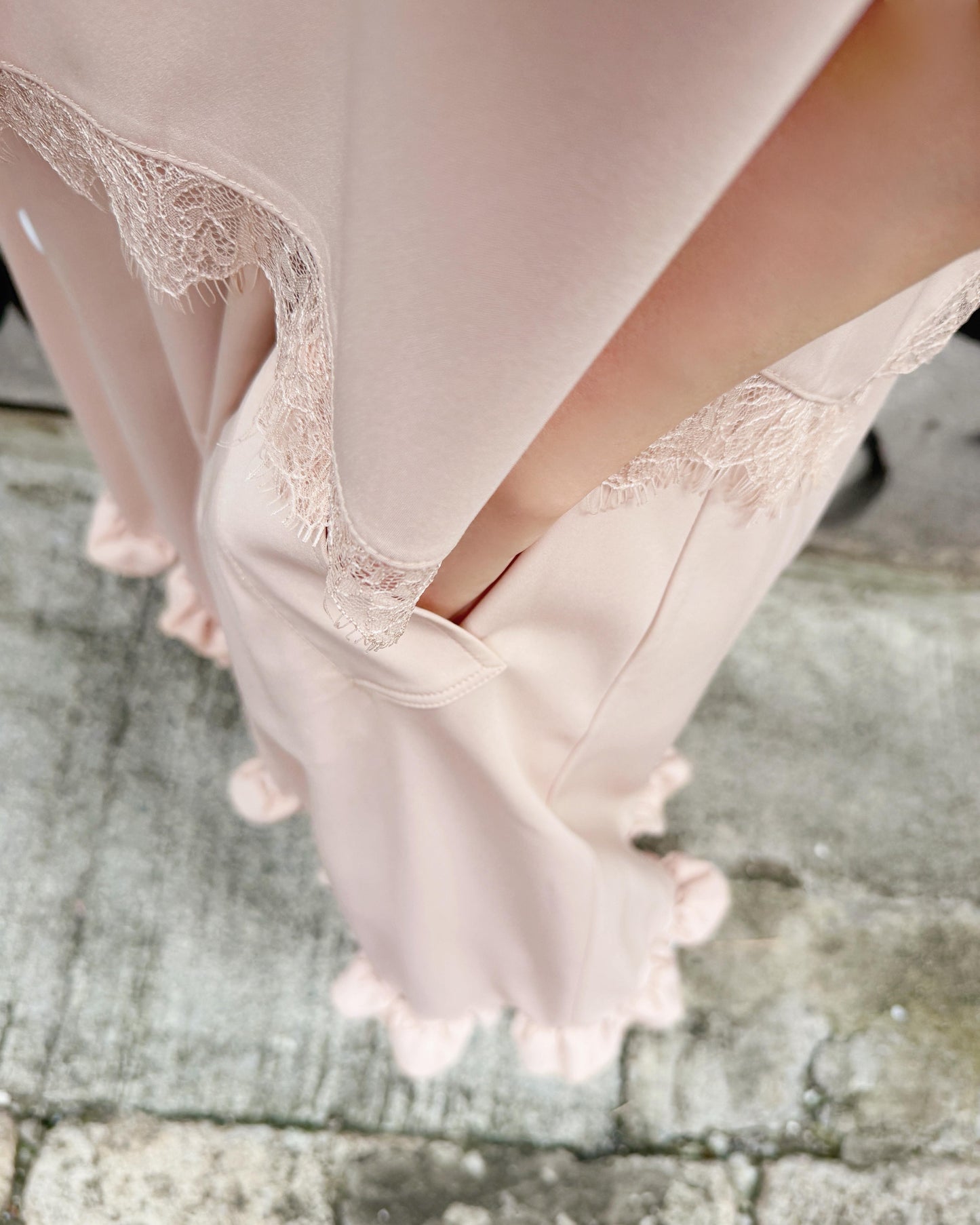 aalis MADEA handkerchief lace trim shirt (Nude)