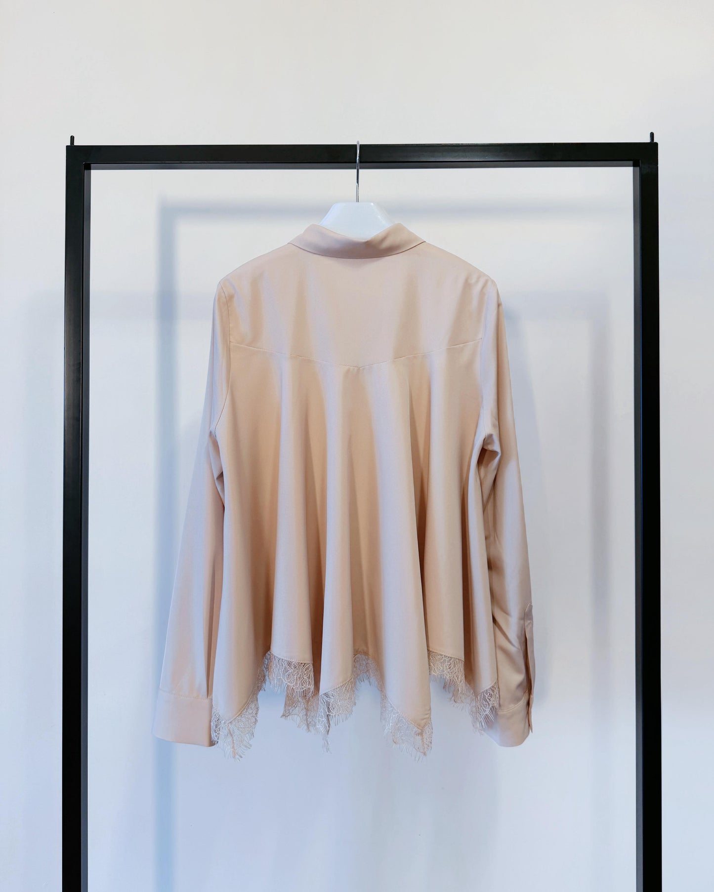 aalis MADEA handkerchief lace trim shirt (Nude)