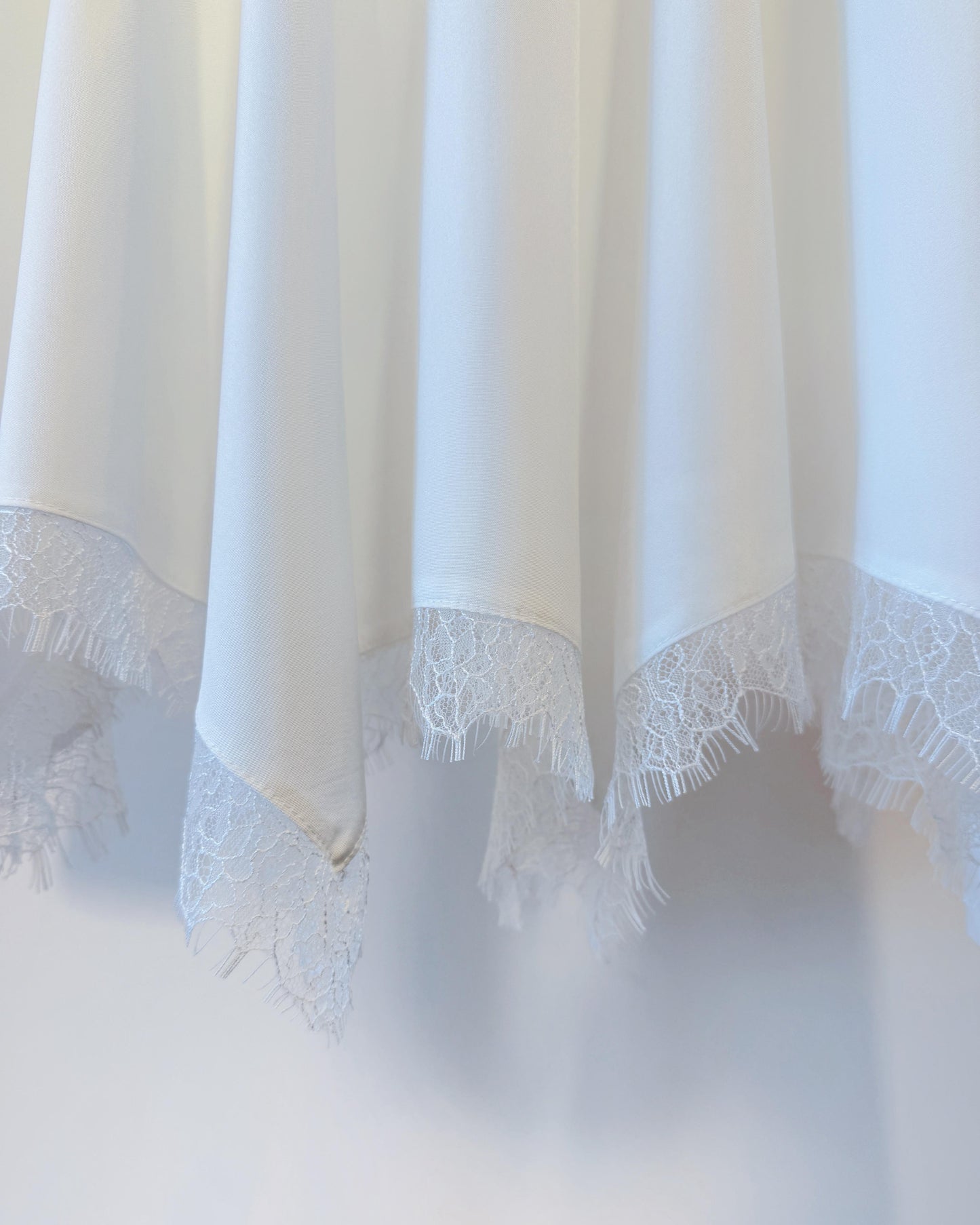 aalis MADEA handkerchief lace trim shirt (White)
