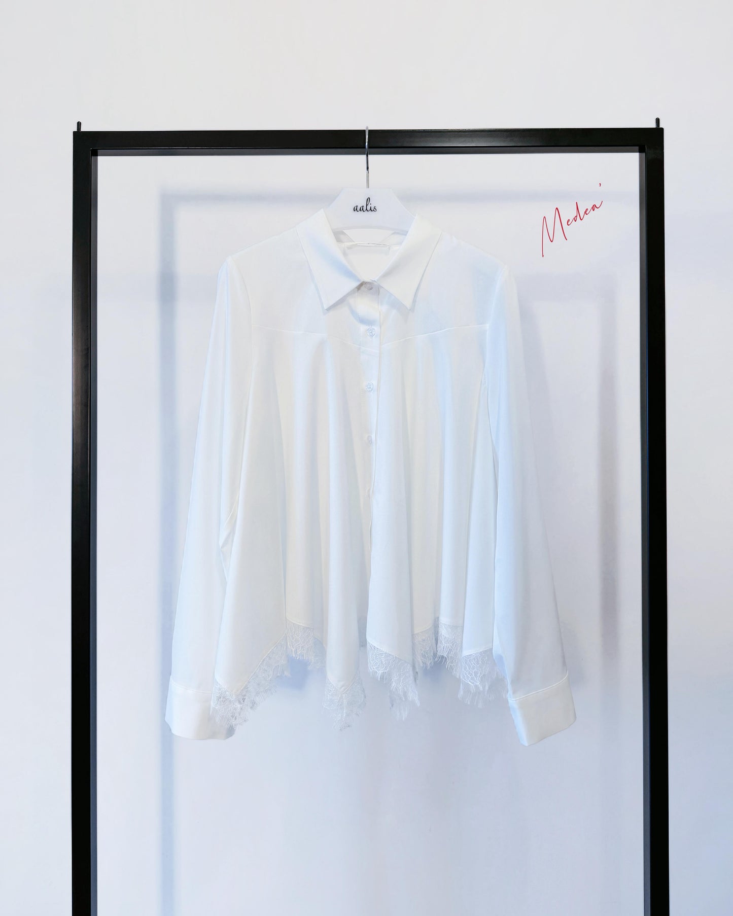 aalis MADEA handkerchief lace trim shirt (White)
