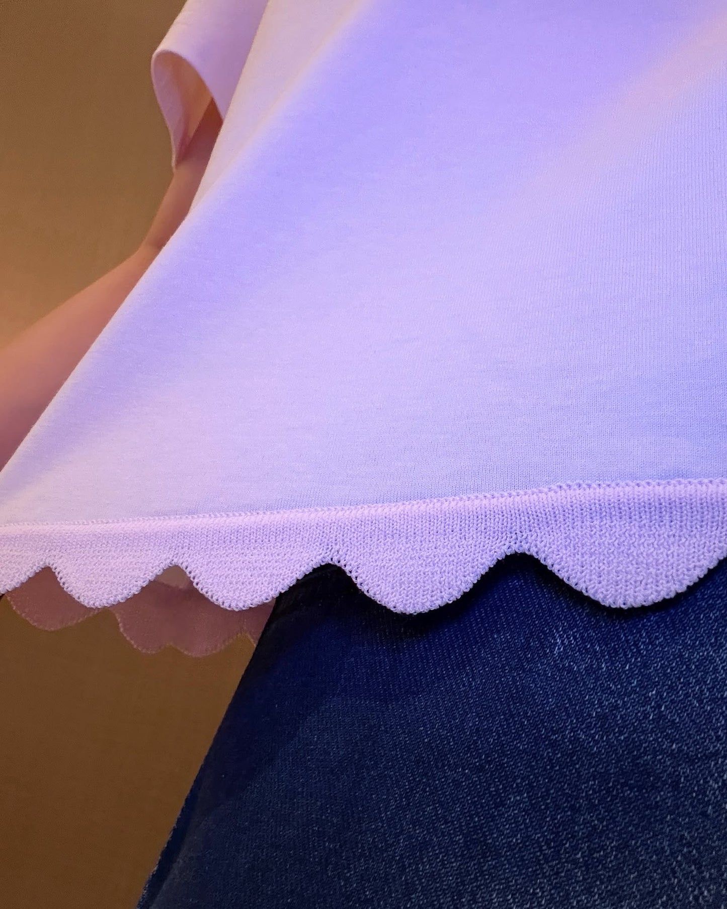 aalis MIVA knit scalloped edge cropped tee (Light Pink)