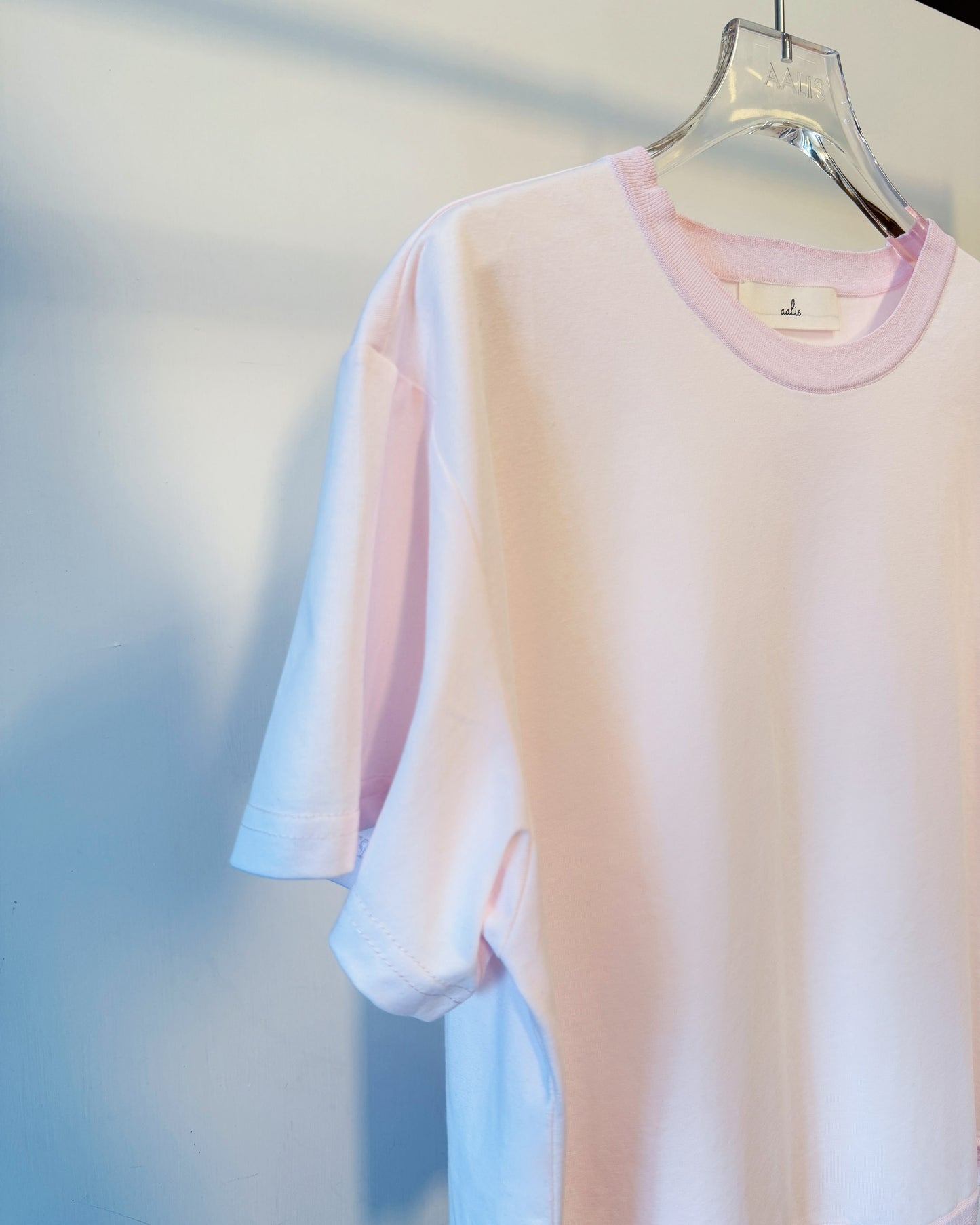 aalis MIVA knit scalloped edge cropped tee (Light Pink)