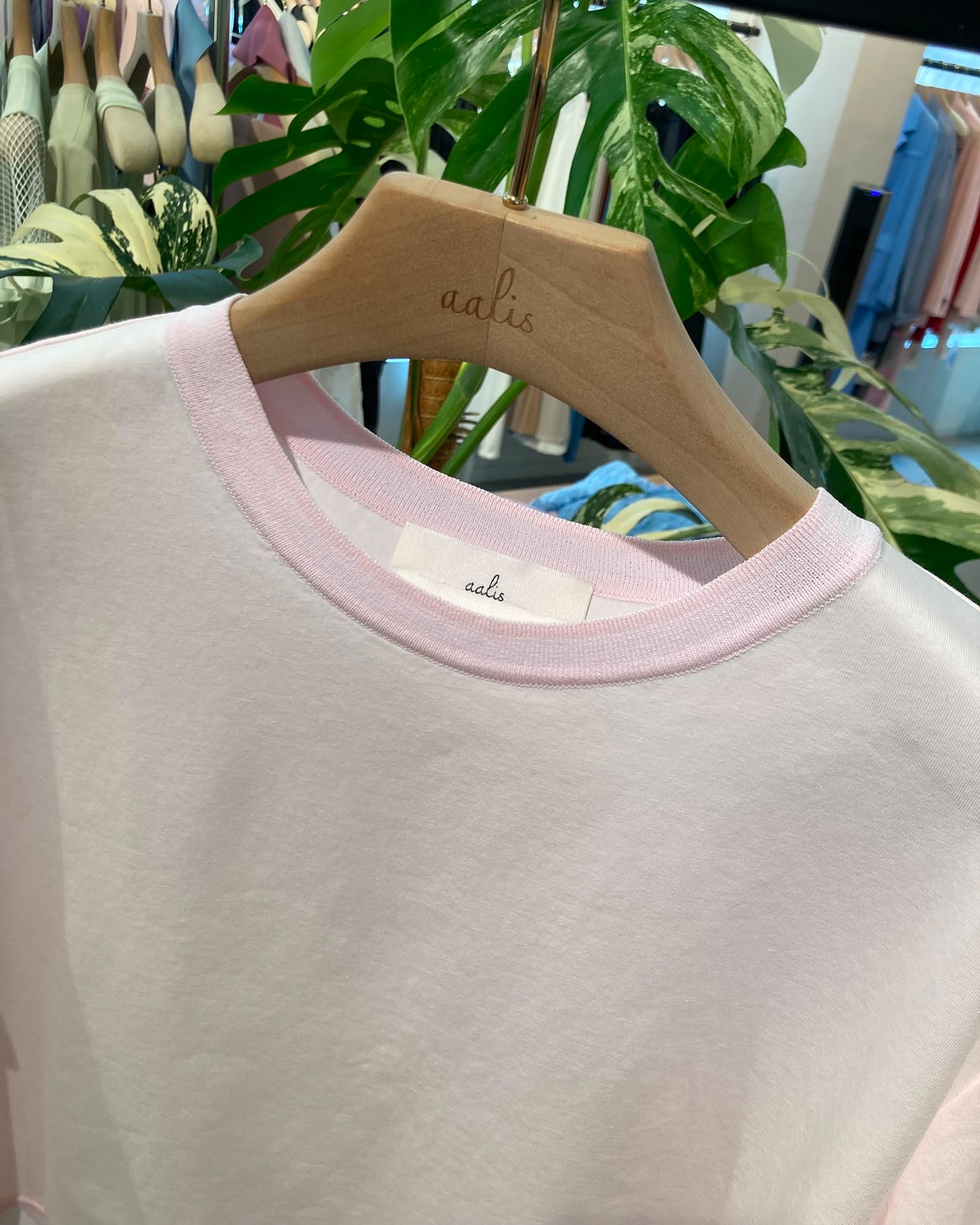 aalis MIVA knit scalloped edge cropped tee (Light Pink)