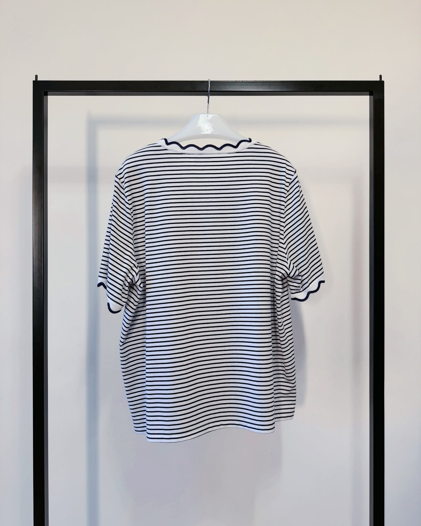 aalis METTA scallop edge relaxed tee (Navy Stripe)