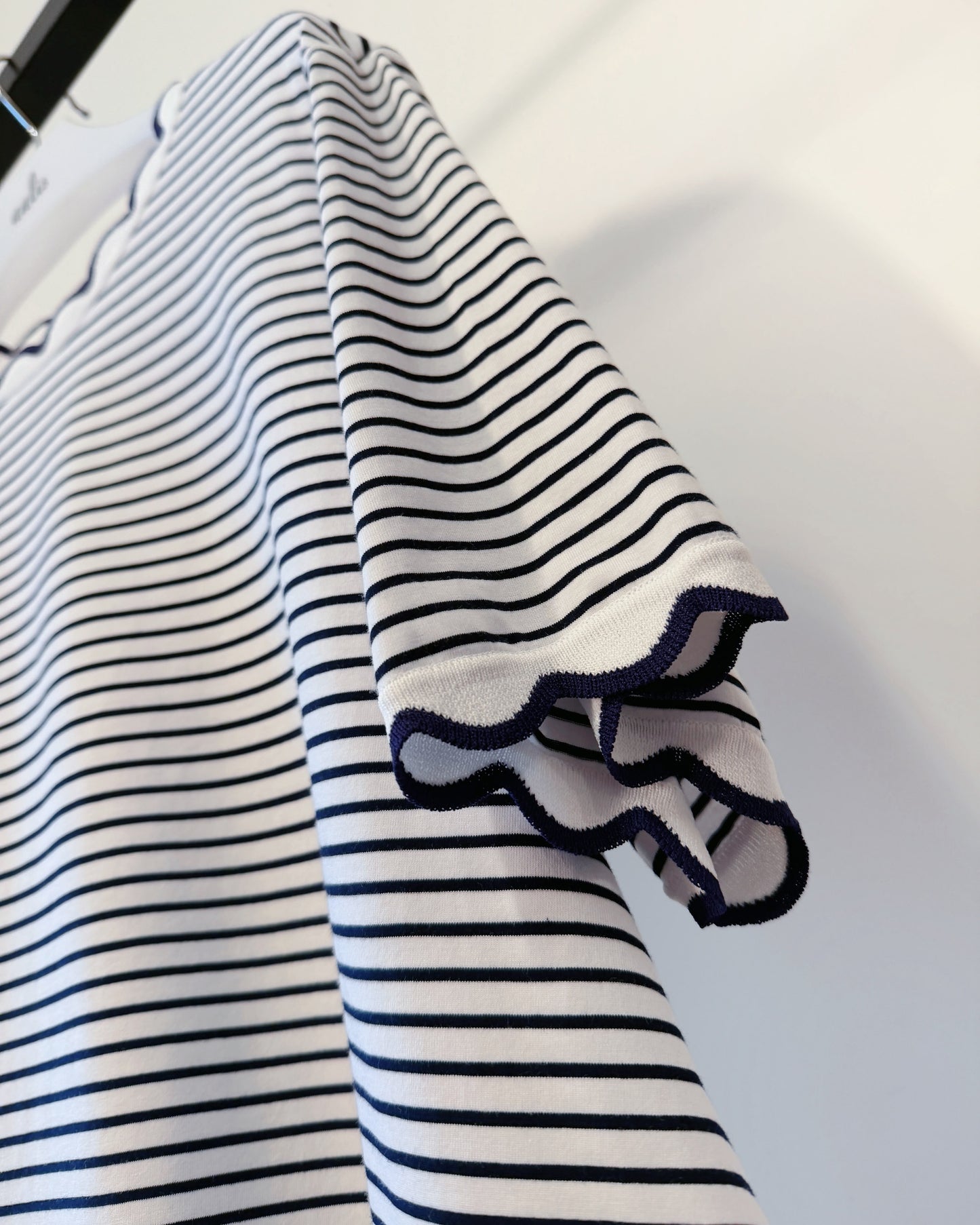 aalis METTA scallop edge relaxed tee (Navy Stripe)