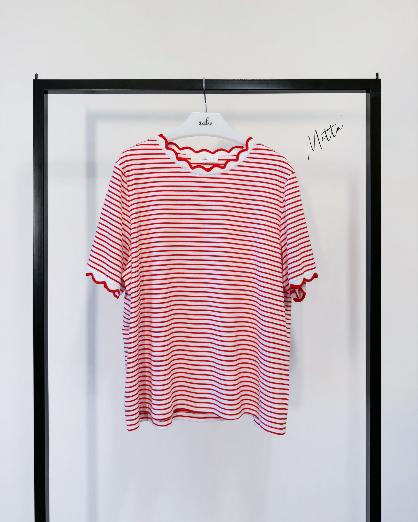 aalis METTA scallop edge relaxed tee (Red Stripe)