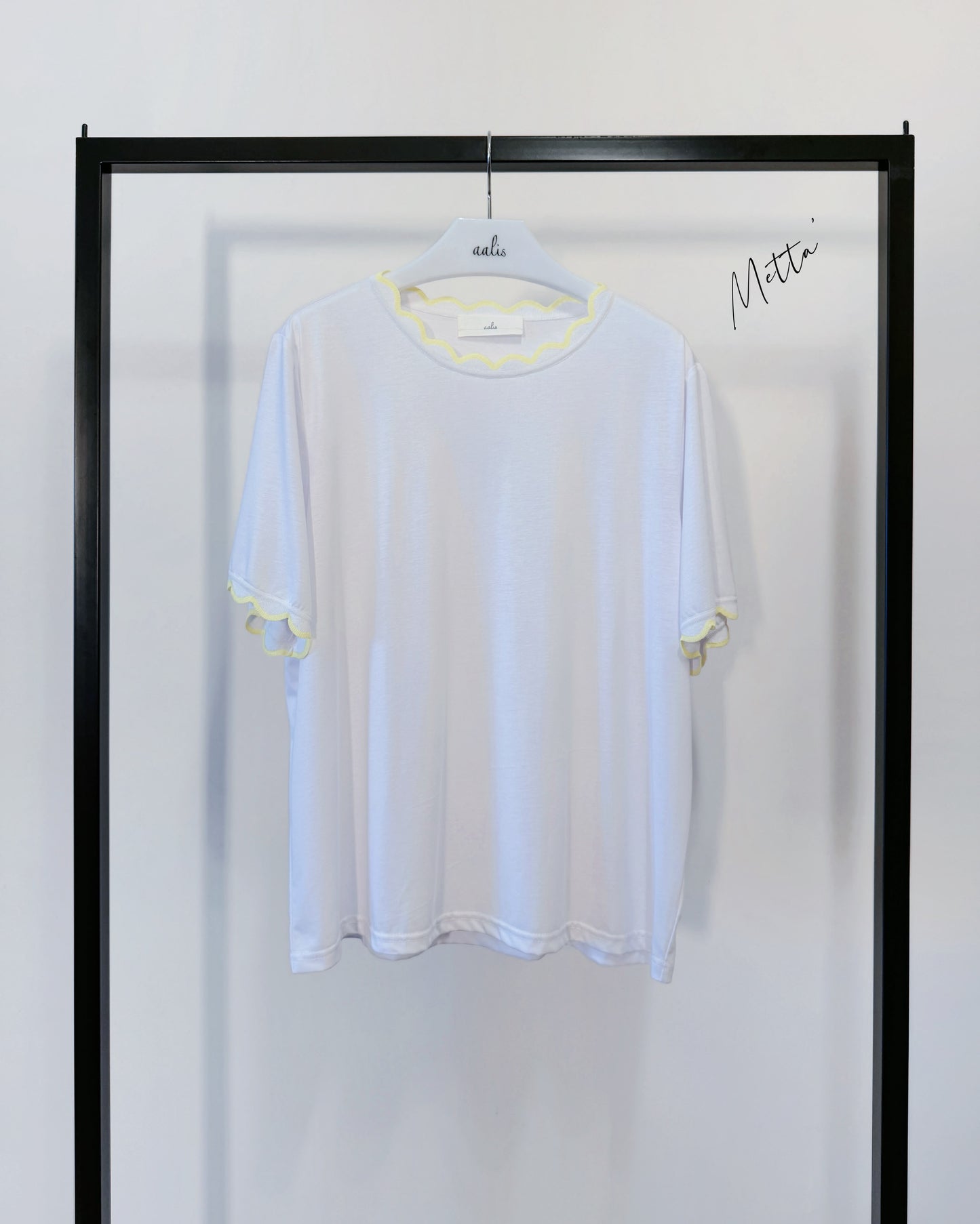 aalis METTA scallop edge relaxed tee (White)