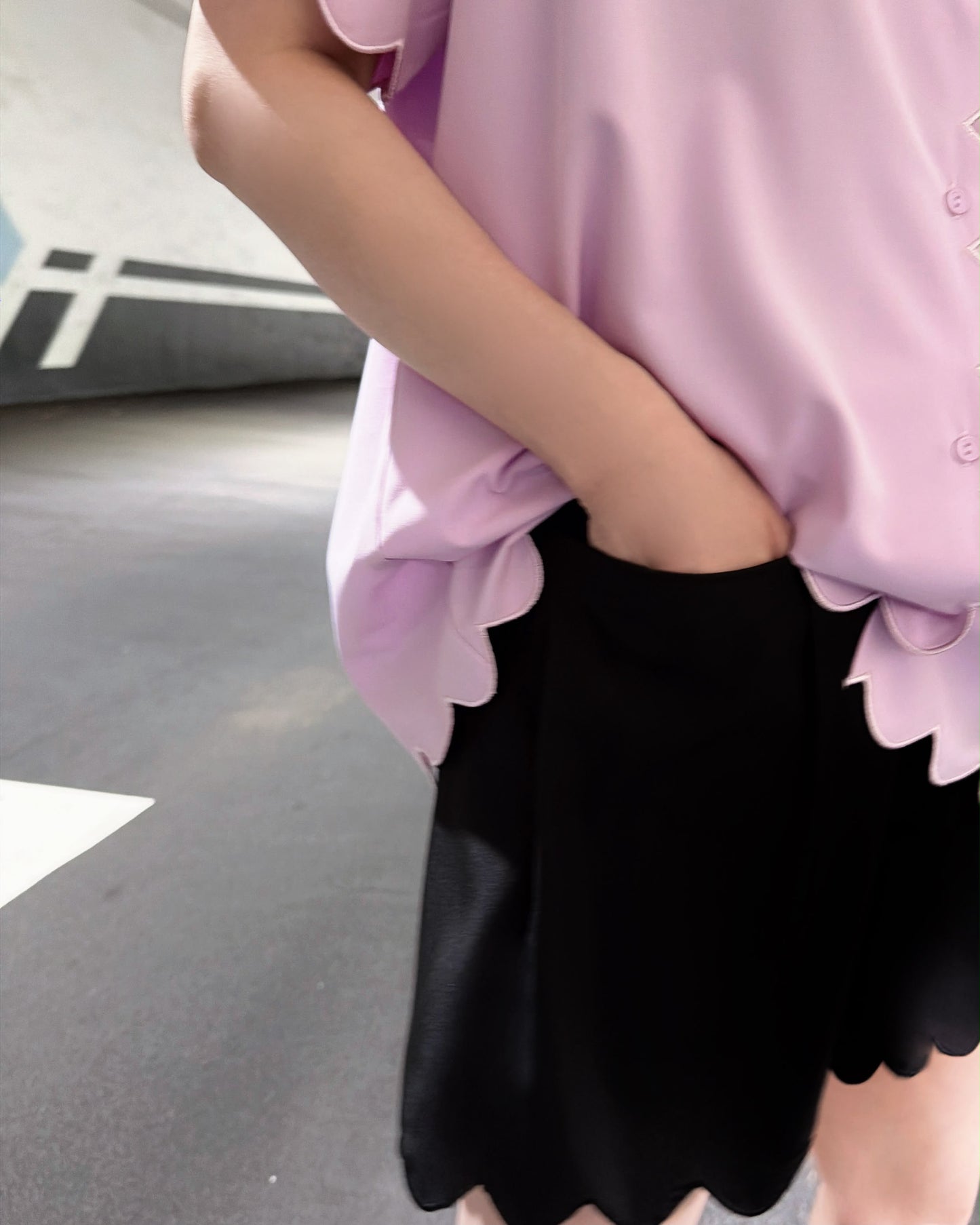 aalis TOLA scalloped edge shorts (Black)