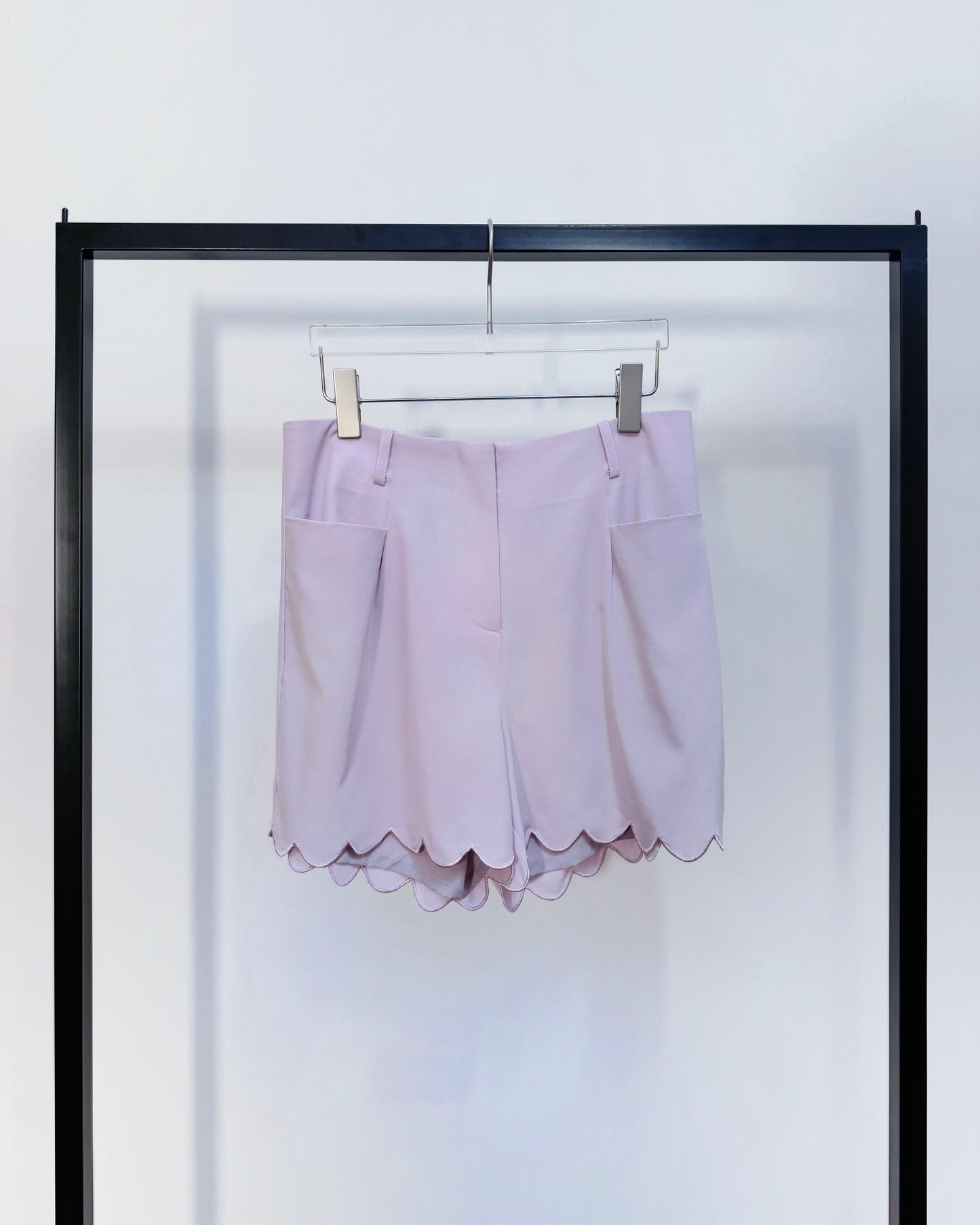aalis TOLA scalloped edge shorts (Lilac)