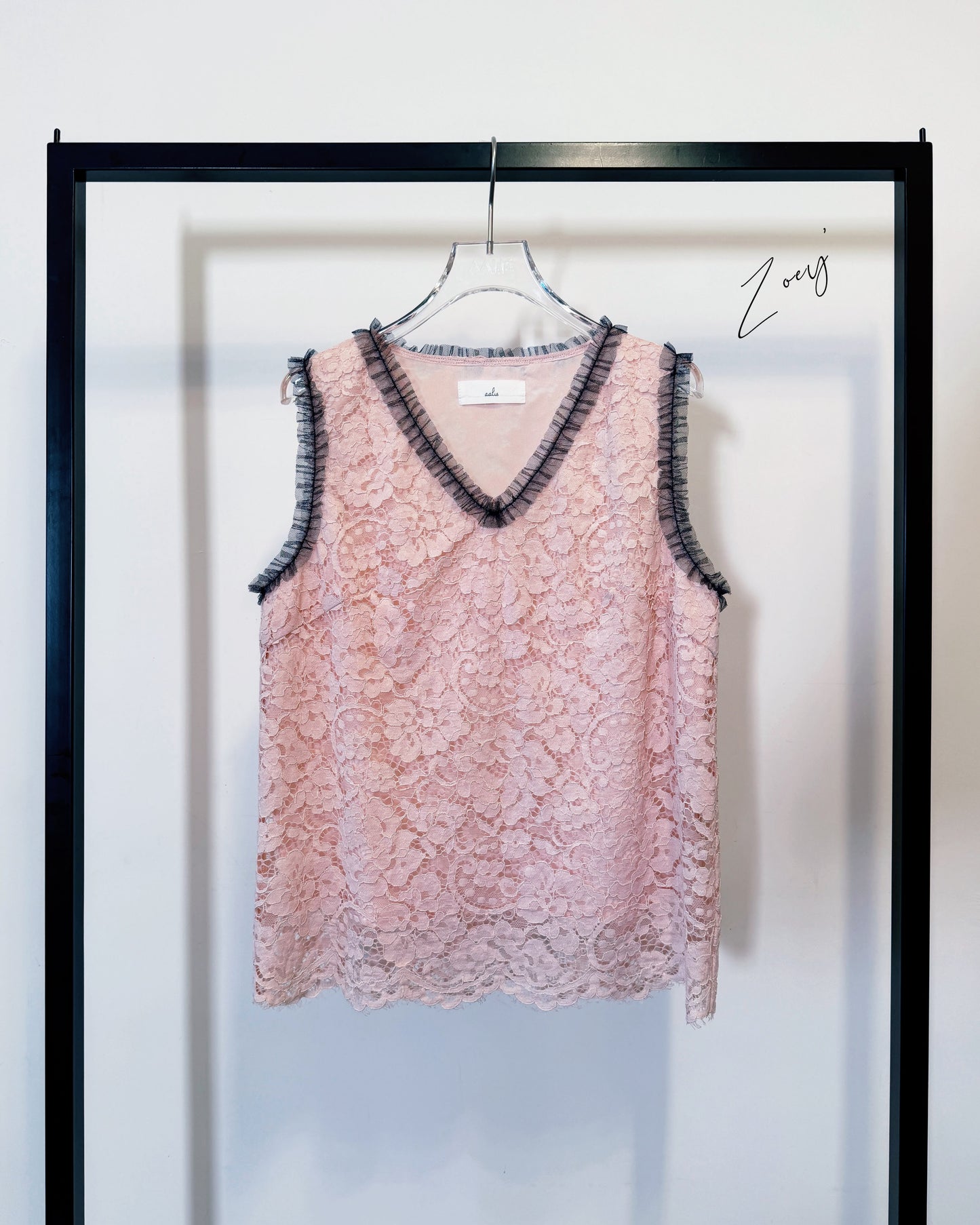 aalis ZOEY v neck lace with mesh trim tank (Light Pink)