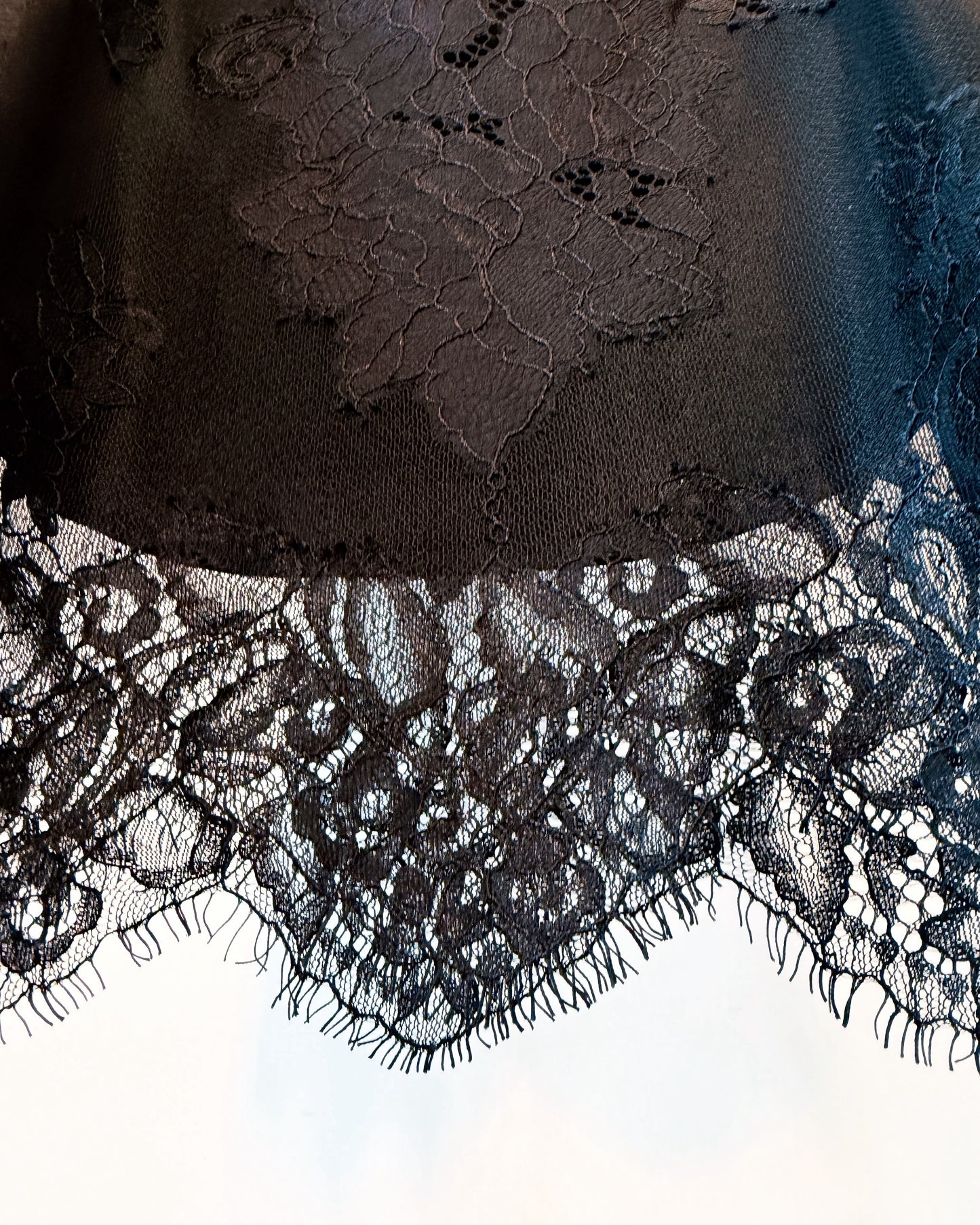 aalis LUNIA v neck lace camisole (Black)
