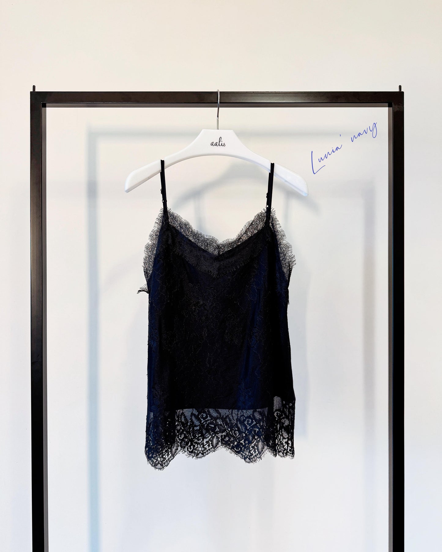 aalis LUNIA v neck lace camisole (Navy)
