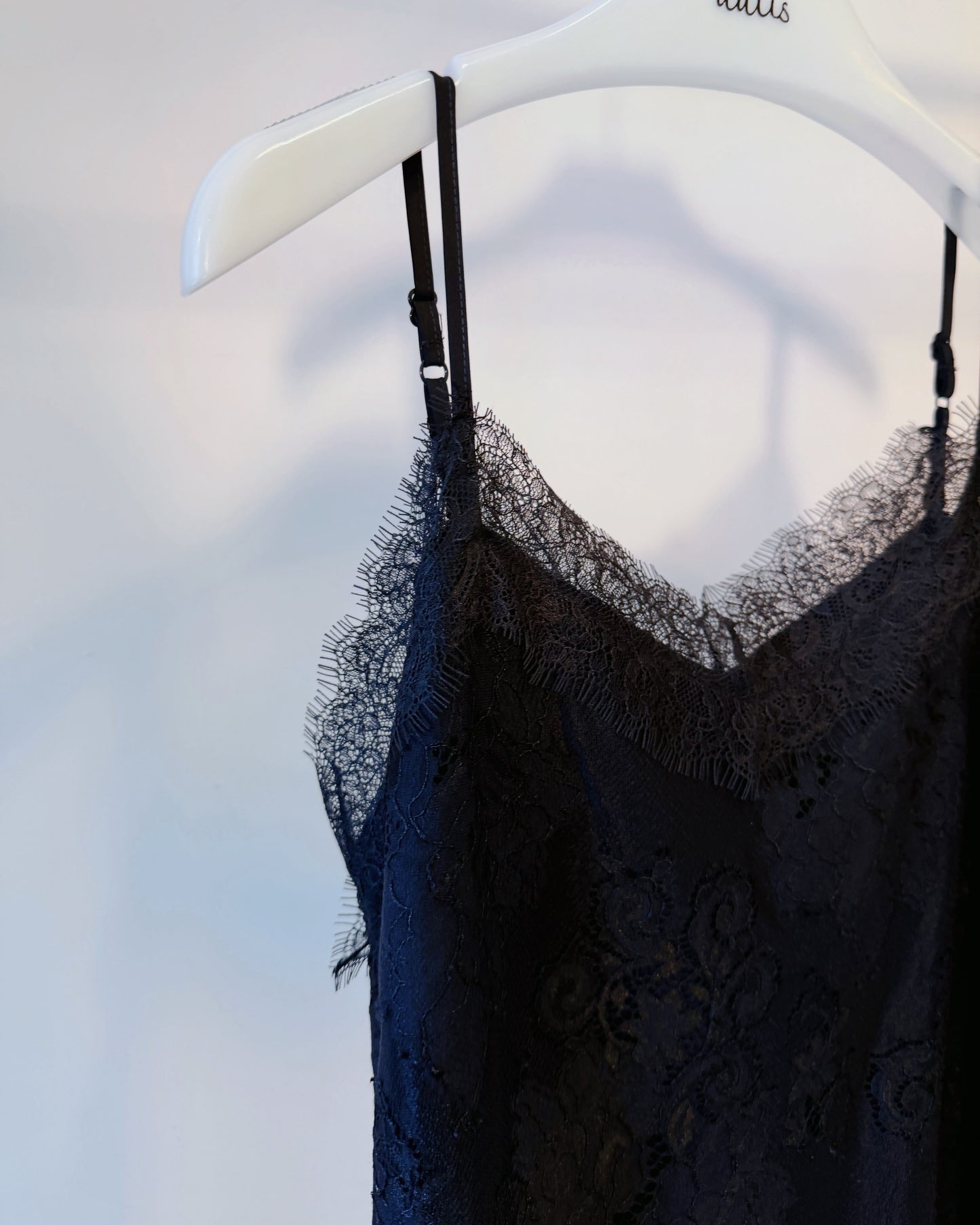 aalis LUNIA v neck lace camisole (Navy)